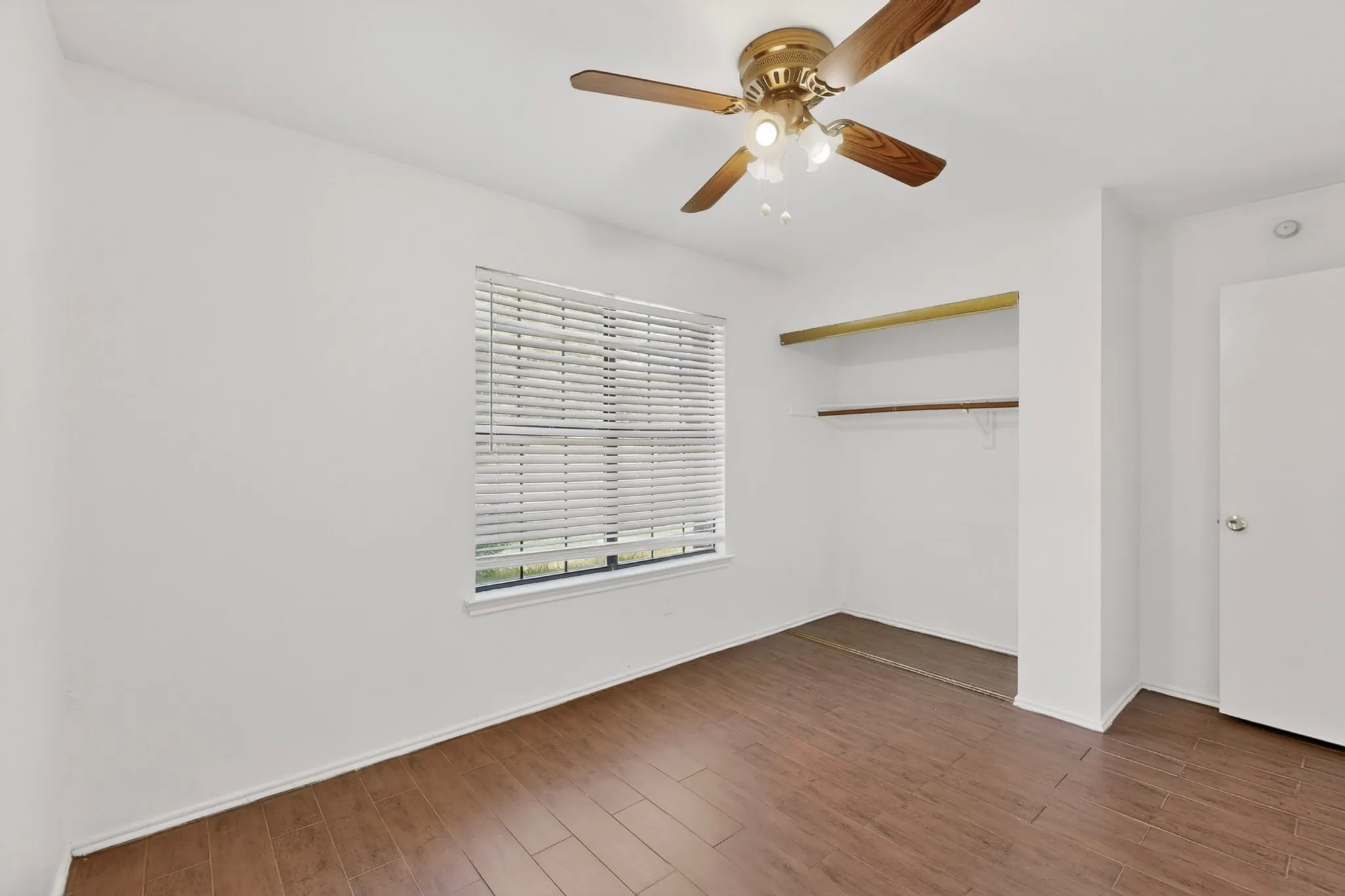 Single Family Residence For Rent in Dallas County , 3305 Bucknell Drive, Rowlett, Texas 75088, 3 Bedroom, 2 Bathroom, 2 Garage spaces, 1,596 Sqft, built in 1985, mls#21238474, Real Estate Agent in Rowlett, Homes For Rent in Dallas county, Homes For Rent in Rowlett, Realtor in Rowlett Texas, Real Estate Brokerage Independent Realty Texas, Luminita Cordes Realtor