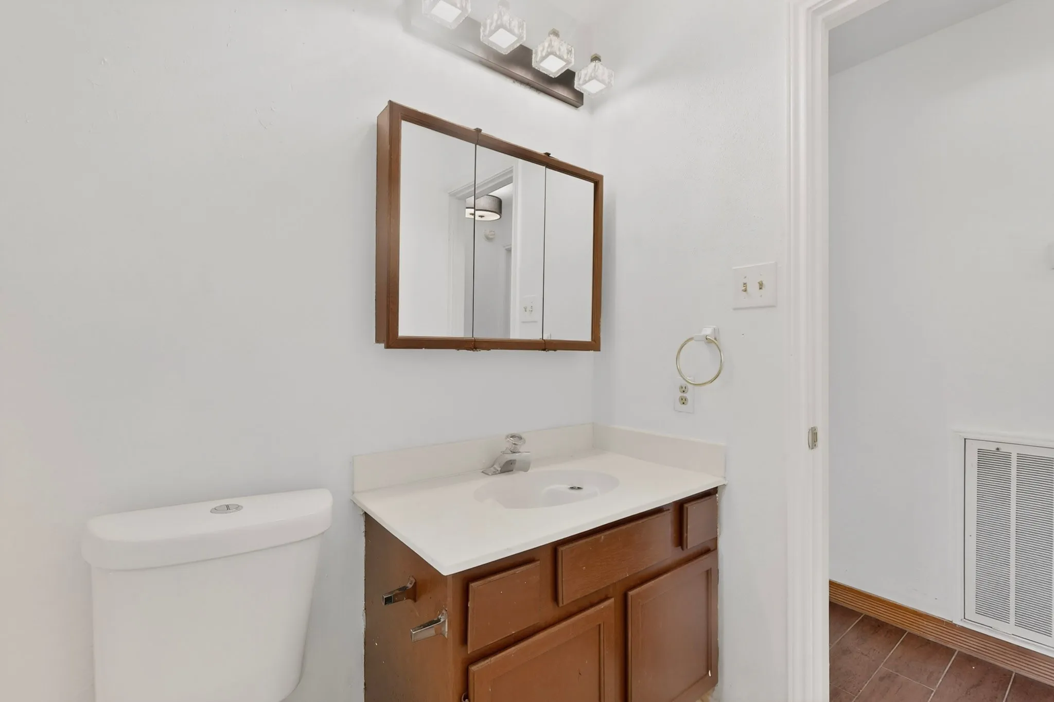 Single Family Residence For Rent in Dallas County , 3305 Bucknell Drive, Rowlett, Texas 75088, 3 Bedroom, 2 Bathroom, 2 Garage spaces, 1,596 Sqft, built in 1985, mls#21238474, Real Estate Agent in Rowlett, Homes For Rent in Dallas county, Homes For Rent in Rowlett, Realtor in Rowlett Texas, Real Estate Brokerage Independent Realty Texas, Luminita Cordes Realtor