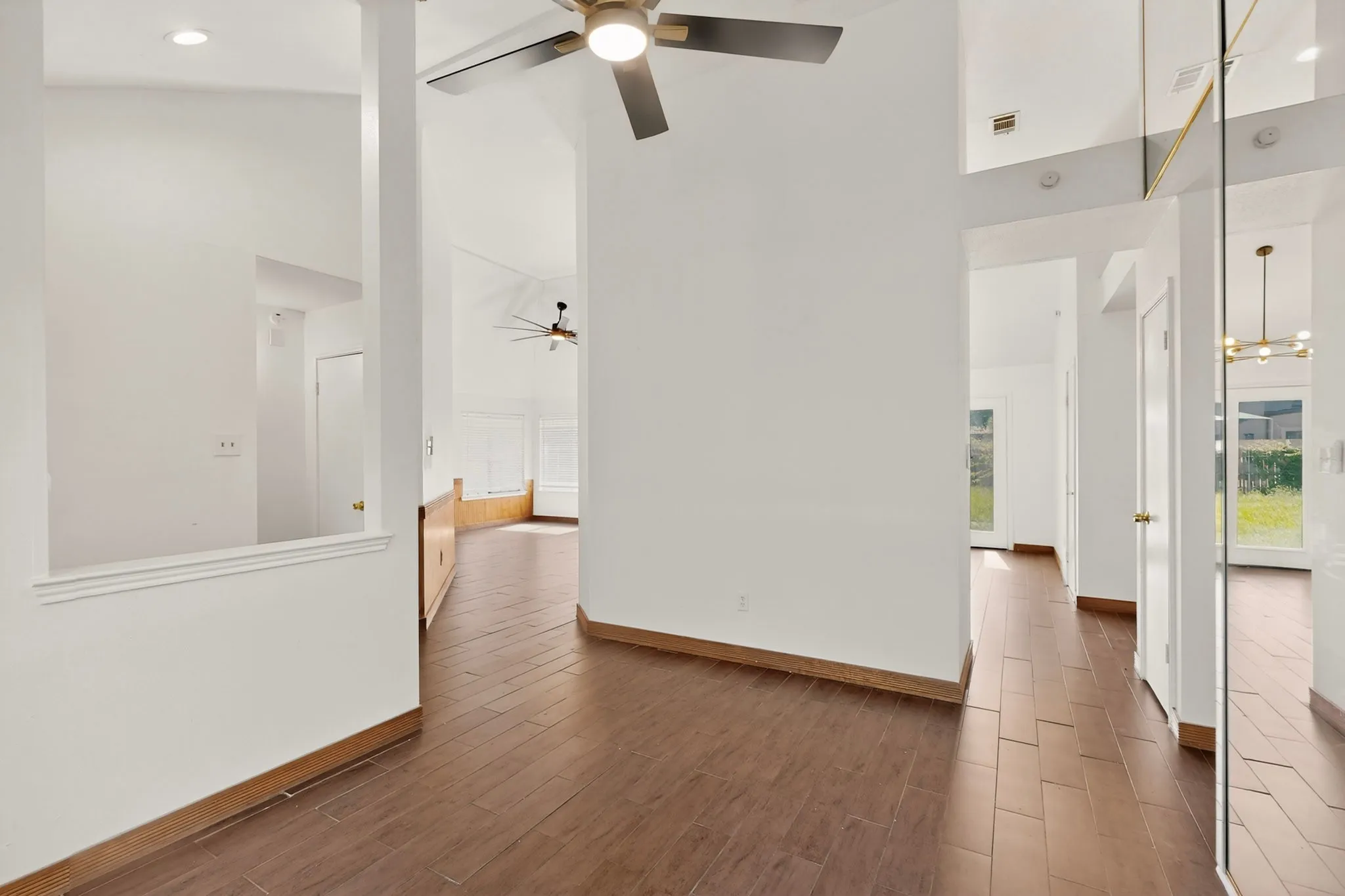 Single Family Residence For Rent in Dallas County , 3305 Bucknell Drive, Rowlett, Texas 75088, 3 Bedroom, 2 Bathroom, 2 Garage spaces, 1,596 Sqft, built in 1985, mls#21238474, Real Estate Agent in Rowlett, Homes For Rent in Dallas county, Homes For Rent in Rowlett, Realtor in Rowlett Texas, Real Estate Brokerage Independent Realty Texas, Luminita Cordes Realtor