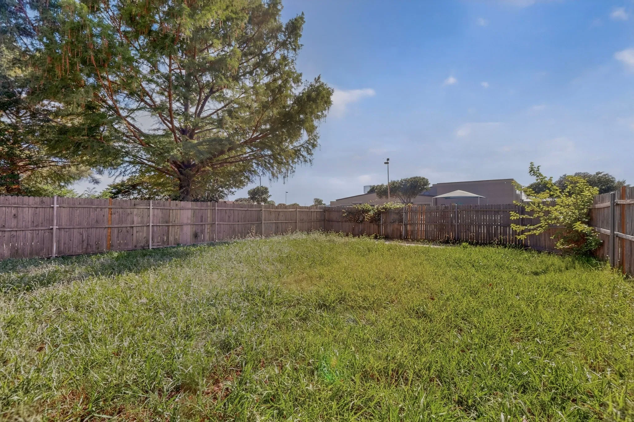 Single Family Residence For Rent in Dallas County , 3305 Bucknell Drive, Rowlett, Texas 75088, 3 Bedroom, 2 Bathroom, 2 Garage spaces, 1,596 Sqft, built in 1985, mls#21238474, Real Estate Agent in Rowlett, Homes For Rent in Dallas county, Homes For Rent in Rowlett, Realtor in Rowlett Texas, Real Estate Brokerage Independent Realty Texas, Luminita Cordes Realtor