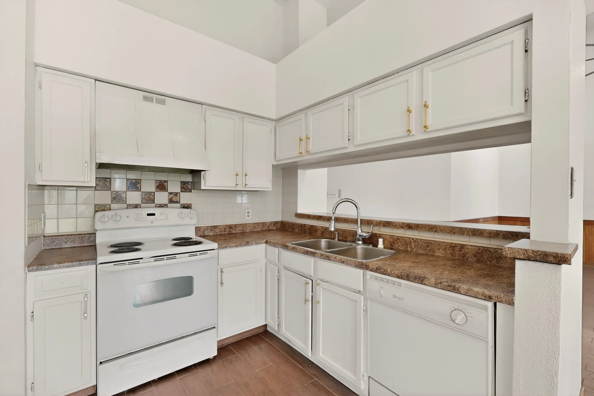 Single Family Residence For Rent in Dallas County , 3305 Bucknell Drive, Rowlett, Texas 75088, 3 Bedroom, 2 Bathroom, 2 Garage spaces, 1,596 Sqft, built in 1985, mls#21238474, Real Estate Agent in Rowlett, Homes For Rent in Dallas county, Homes For Rent in Rowlett, Realtor in Rowlett Texas, Real Estate Brokerage Independent Realty Texas, Luminita Cordes Realtor