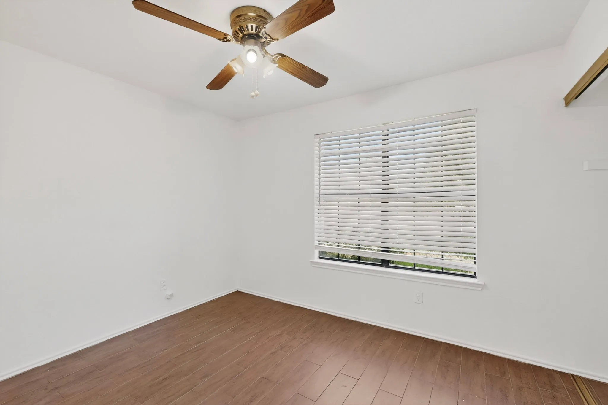 Single Family Residence For Rent in Dallas County , 3305 Bucknell Drive, Rowlett, Texas 75088, 3 Bedroom, 2 Bathroom, 2 Garage spaces, 1,596 Sqft, built in 1985, mls#21238474, Real Estate Agent in Rowlett, Homes For Rent in Dallas county, Homes For Rent in Rowlett, Realtor in Rowlett Texas, Real Estate Brokerage Independent Realty Texas, Luminita Cordes Realtor
