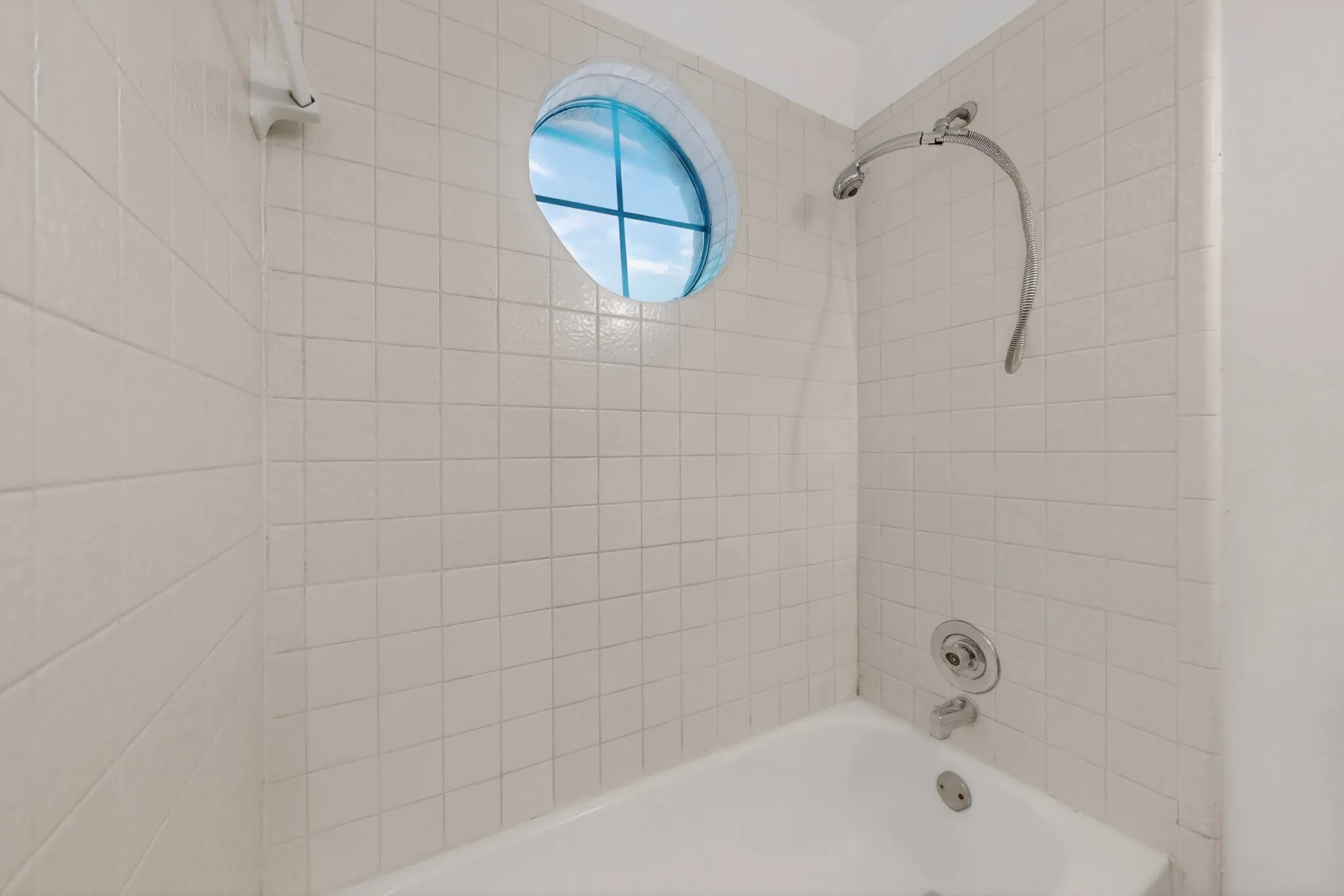 Single Family Residence For Rent in Dallas County , 3305 Bucknell Drive, Rowlett, Texas 75088, 3 Bedroom, 2 Bathroom, 2 Garage spaces, 1,596 Sqft, built in 1985, mls#21238474, Real Estate Agent in Rowlett, Homes For Rent in Dallas county, Homes For Rent in Rowlett, Realtor in Rowlett Texas, Real Estate Brokerage Independent Realty Texas, Luminita Cordes Realtor