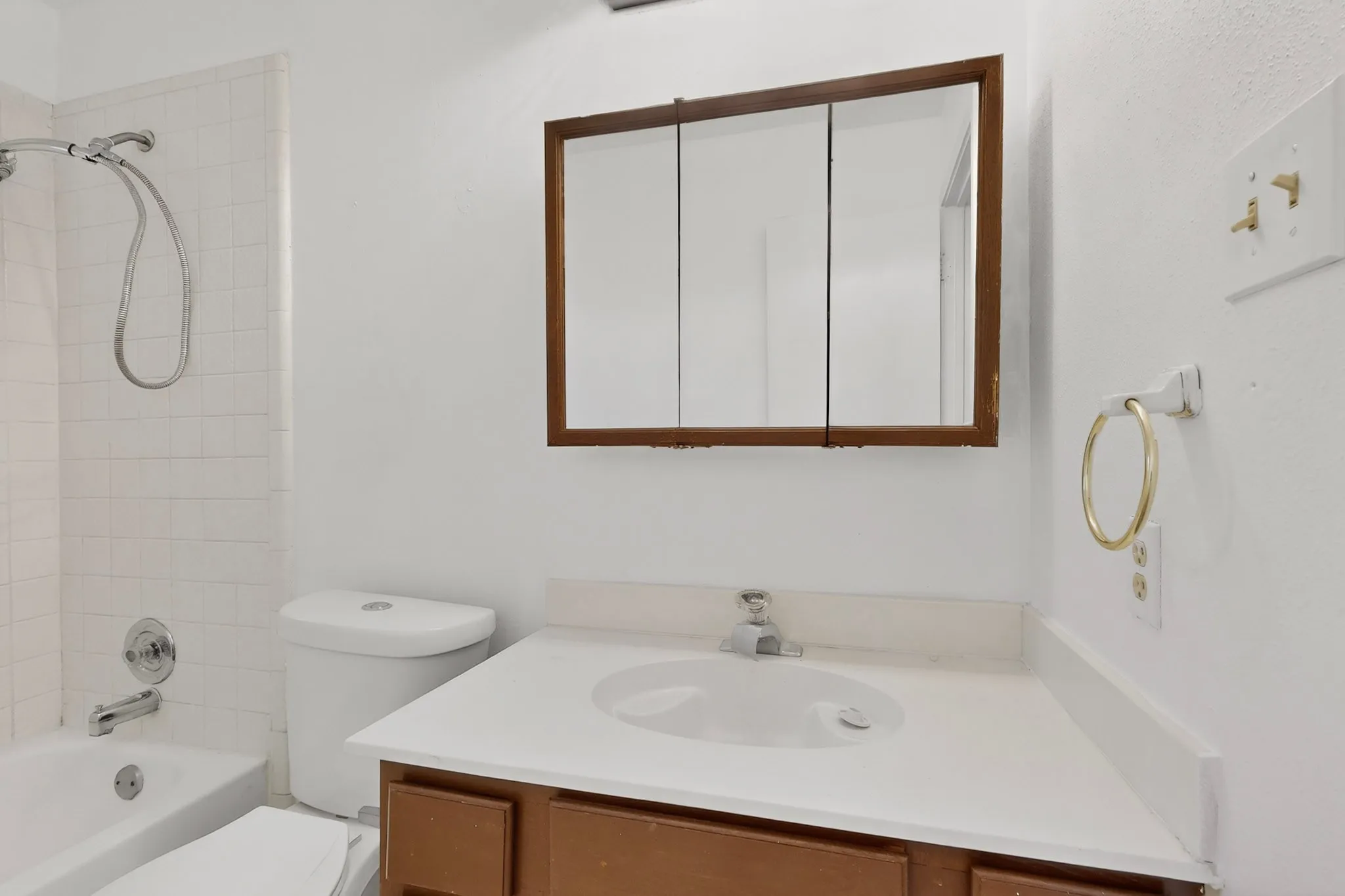 Single Family Residence For Rent in Dallas County , 3305 Bucknell Drive, Rowlett, Texas 75088, 3 Bedroom, 2 Bathroom, 2 Garage spaces, 1,596 Sqft, built in 1985, mls#21238474, Real Estate Agent in Rowlett, Homes For Rent in Dallas county, Homes For Rent in Rowlett, Realtor in Rowlett Texas, Real Estate Brokerage Independent Realty Texas, Luminita Cordes Realtor