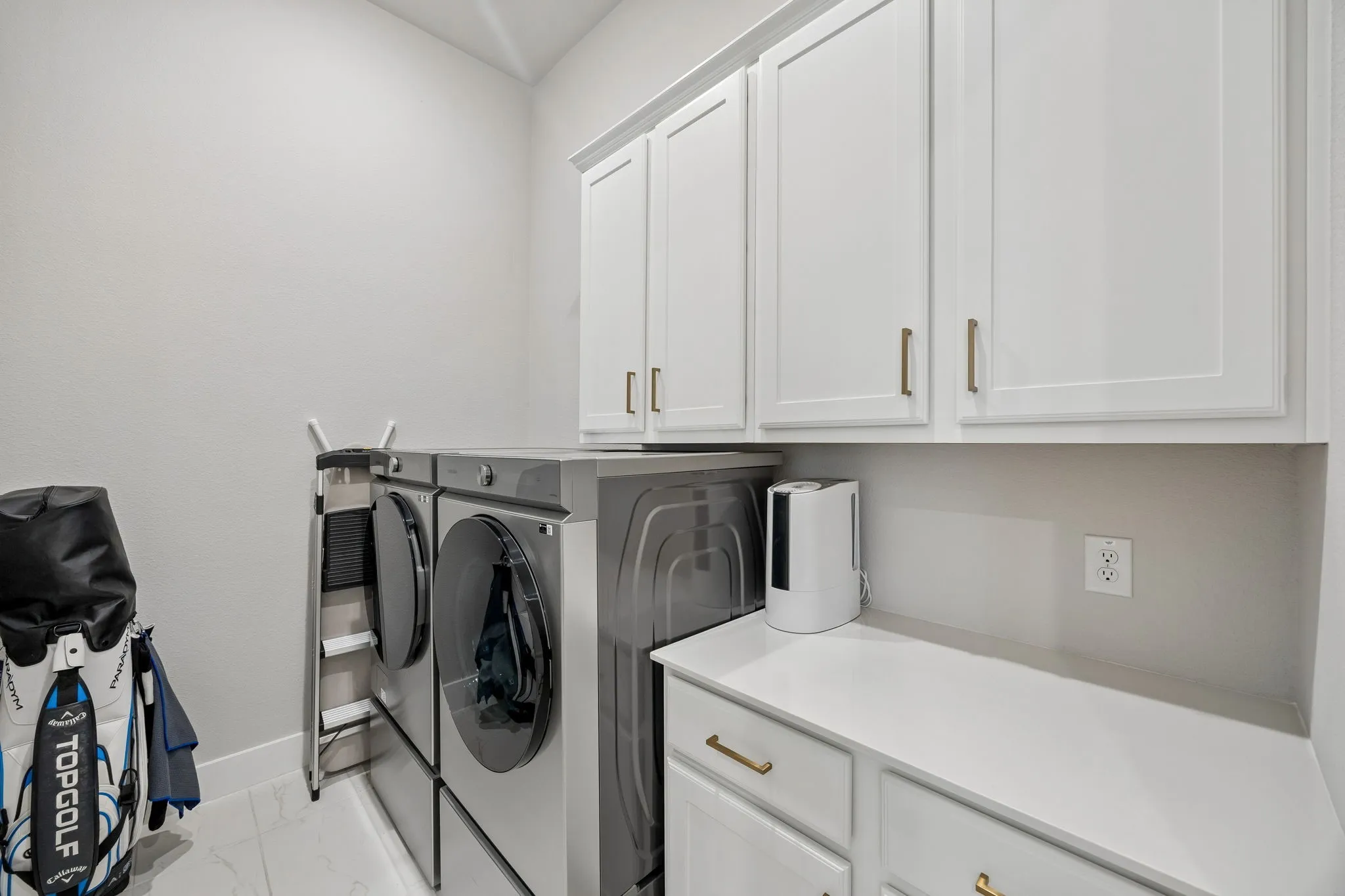 Townhouse For Sale in Denton County , 11895 Brubaker Drive, Frisco, Texas 75033, 4 Bedroom, 4 Bathroom, 2 Garage spaces, 2,712 Sqft, built in 2023, mls#21238496, Real Estate Agent in Frisco, Homes For Sale in Denton county, Homes For Sale in Frisco, Realtor in Frisco Texas, Real Estate Brokerage Independent Realty Texas, Luminita Cordes Realtor