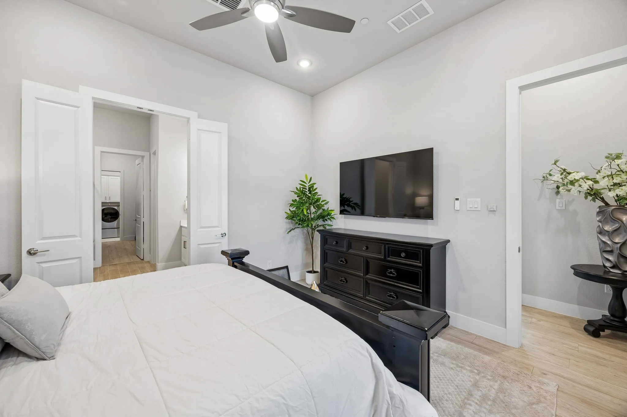 Townhouse For Sale in Denton County , 11895 Brubaker Drive, Frisco, Texas 75033, 4 Bedroom, 4 Bathroom, 2 Garage spaces, 2,712 Sqft, built in 2023, mls#21238496, Real Estate Agent in Frisco, Homes For Sale in Denton county, Homes For Sale in Frisco, Realtor in Frisco Texas, Real Estate Brokerage Independent Realty Texas, Luminita Cordes Realtor