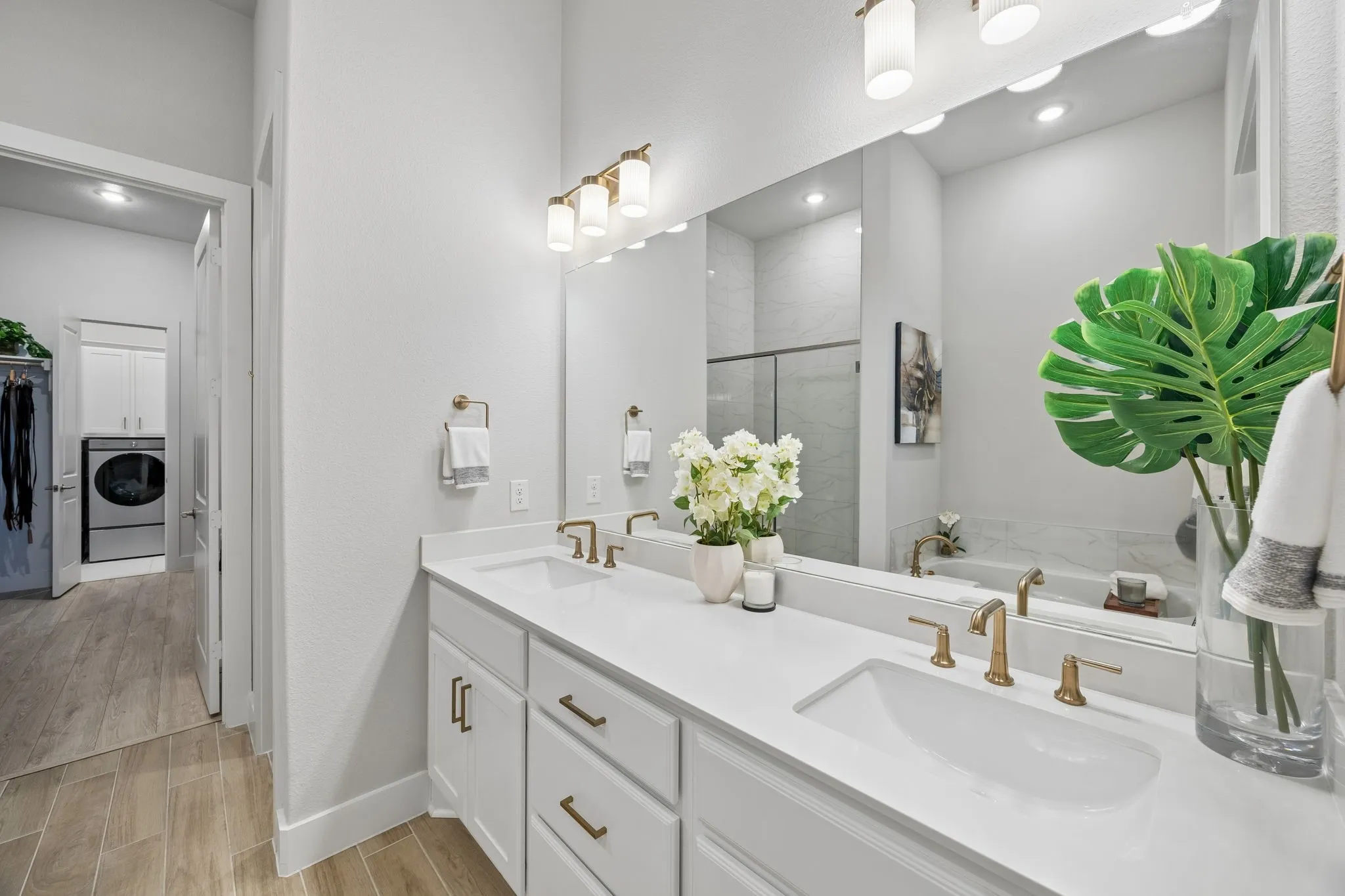 Townhouse For Sale in Denton County , 11895 Brubaker Drive, Frisco, Texas 75033, 4 Bedroom, 4 Bathroom, 2 Garage spaces, 2,712 Sqft, built in 2023, mls#21238496, Real Estate Agent in Frisco, Homes For Sale in Denton county, Homes For Sale in Frisco, Realtor in Frisco Texas, Real Estate Brokerage Independent Realty Texas, Luminita Cordes Realtor
