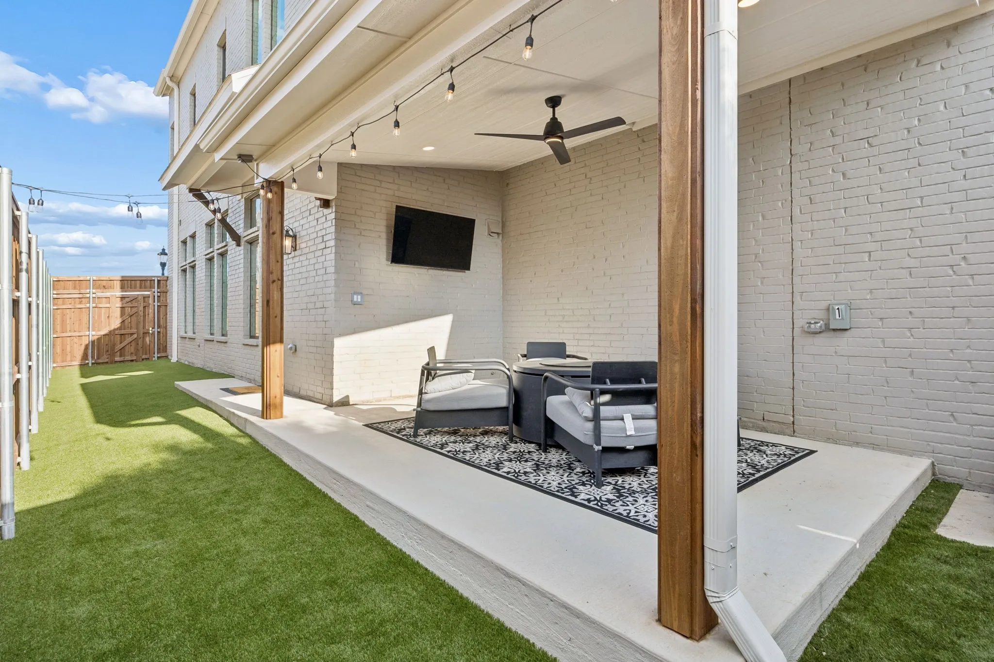 Townhouse For Sale in Denton County , 11895 Brubaker Drive, Frisco, Texas 75033, 4 Bedroom, 4 Bathroom, 2 Garage spaces, 2,712 Sqft, built in 2023, mls#21238496, Real Estate Agent in Frisco, Homes For Sale in Denton county, Homes For Sale in Frisco, Realtor in Frisco Texas, Real Estate Brokerage Independent Realty Texas, Luminita Cordes Realtor