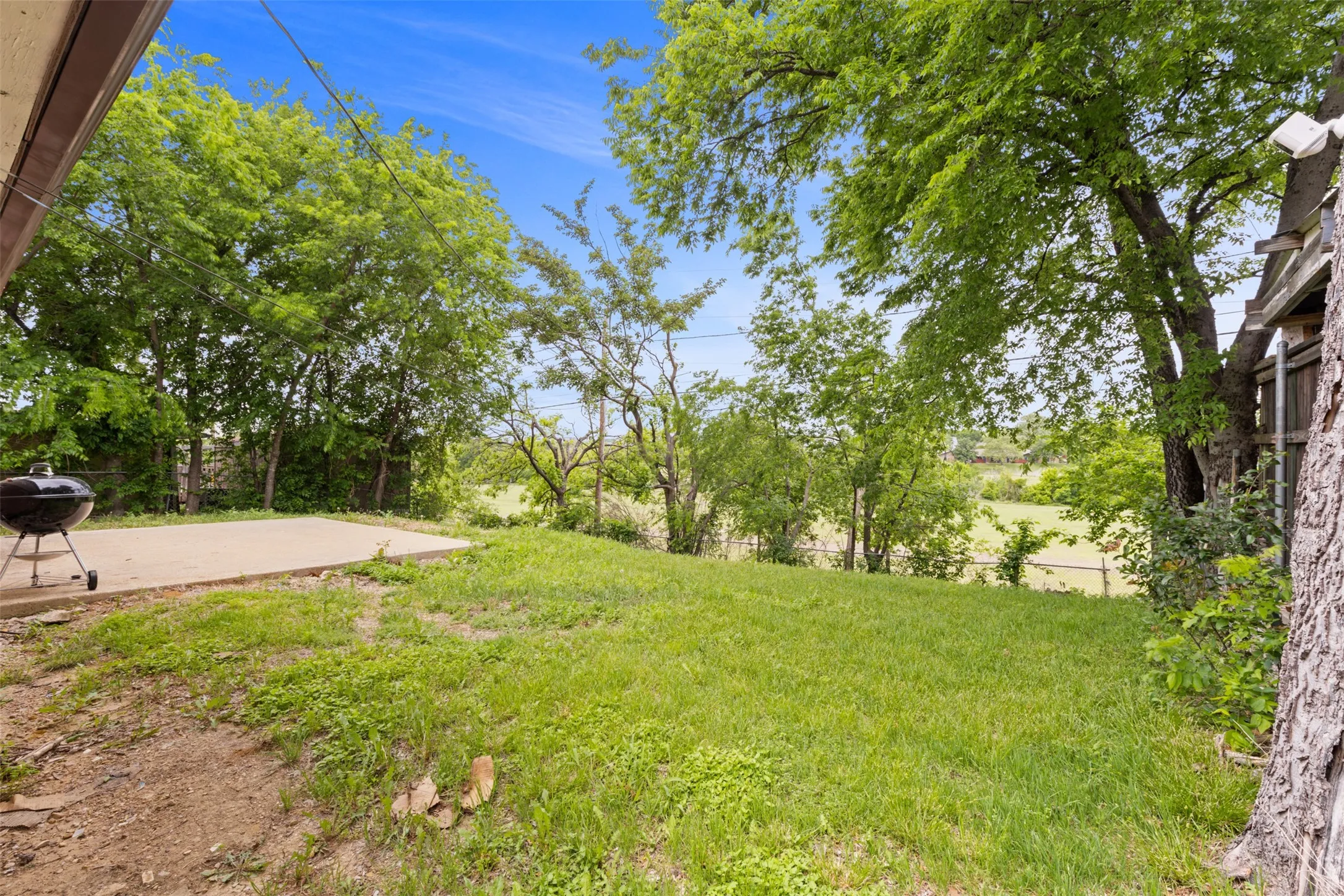 Single Family Residence For Sale in Dallas County , 434 W Phillips Court, Grand Prairie, Texas 75051, 3 Bedroom, 1 Bathroom, 1 Garage spaces, 1,150 Sqft, built in 1956, Preowned, mls#21237997, Real Estate Agent in Grand Prairie, Homes For Sale in Dallas county, Homes For Sale in Grand Prairie, Realtor in Grand Prairie Texas, Real Estate Brokerage Independent Realty Texas, Luminita Cordes Realtor