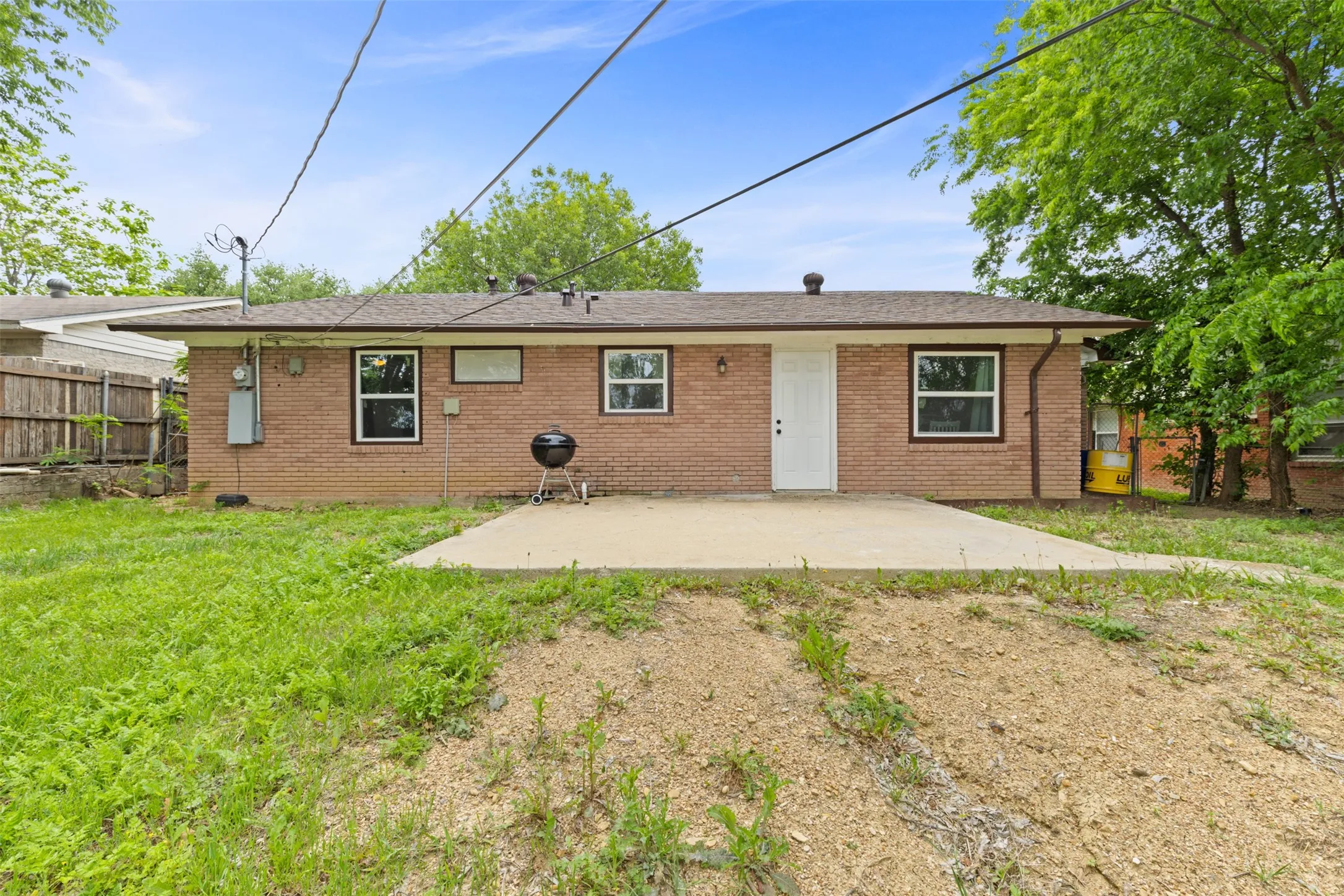 Single Family Residence For Sale in Dallas County , 434 W Phillips Court, Grand Prairie, Texas 75051, 3 Bedroom, 1 Bathroom, 1 Garage spaces, 1,150 Sqft, built in 1956, Preowned, mls#21237997, Real Estate Agent in Grand Prairie, Homes For Sale in Dallas county, Homes For Sale in Grand Prairie, Realtor in Grand Prairie Texas, Real Estate Brokerage Independent Realty Texas, Luminita Cordes Realtor