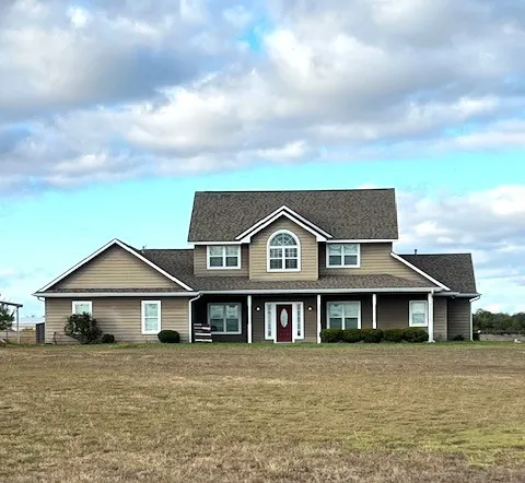 Single Family Residence For Sale in Fannin County , 24406 South Street 78, Blue Ridge, Texas 75424, 4 Bedroom, 3 Bathroom, 2 Garage spaces, 3,156 Sqft, built in 2012, mls#21238566, Real Estate Agent in Blue Ridge, Homes For Sale in Fannin county, Homes For Sale in Blue Ridge, Realtor in Blue Ridge Texas, Real Estate Brokerage Independent Realty Texas, Luminita Cordes Realtor