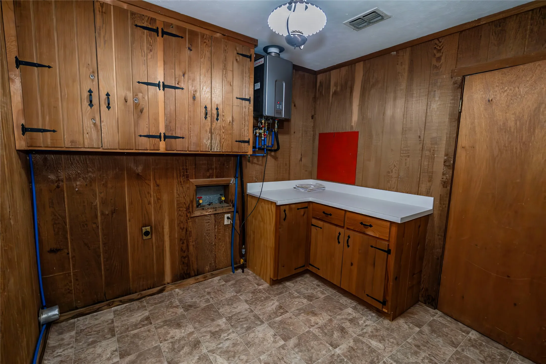 Single Family Residence For Sale in Montague County , 722 Storey Road, Nocona, Texas 76255, 4 Bedroom, 2 Bathroom, Garage spaces, 2,000 Sqft, built in 1963, Preowned, mls#21238569, Real Estate Agent in Nocona, Homes For Sale in Montague county, Homes For Sale in Nocona, Realtor in Nocona Texas, Real Estate Brokerage Independent Realty Texas, Luminita Cordes Realtor
