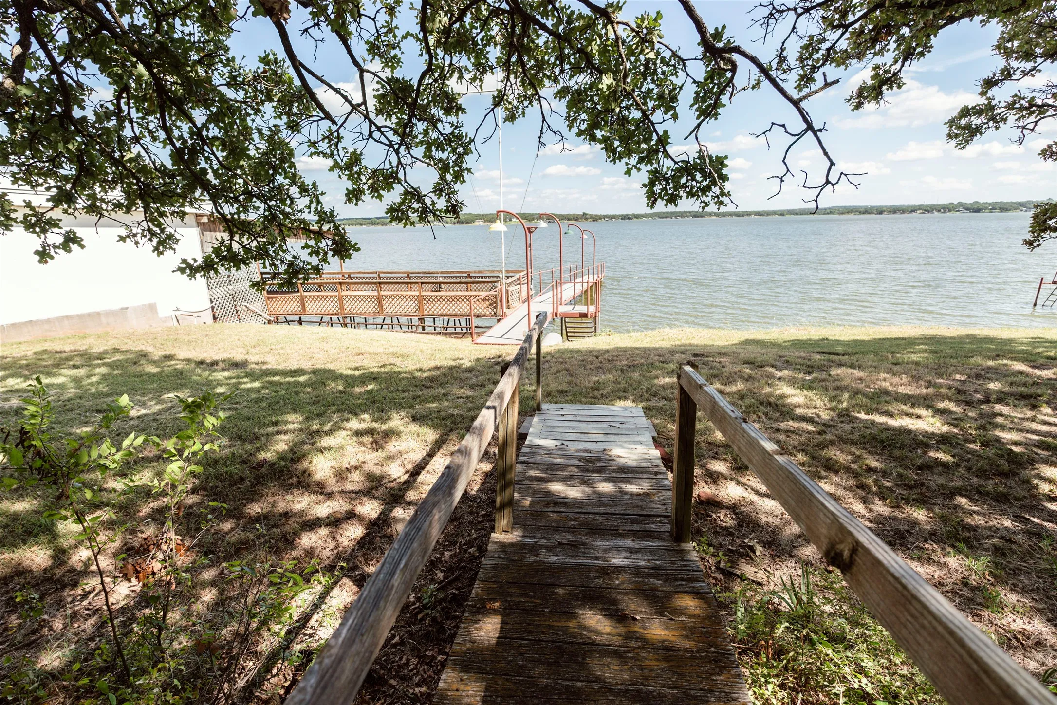 Single Family Residence For Sale in Montague County , 722 Storey Road, Nocona, Texas 76255, 4 Bedroom, 2 Bathroom, Garage spaces, 2,000 Sqft, built in 1963, Preowned, mls#21238569, Real Estate Agent in Nocona, Homes For Sale in Montague county, Homes For Sale in Nocona, Realtor in Nocona Texas, Real Estate Brokerage Independent Realty Texas, Luminita Cordes Realtor
