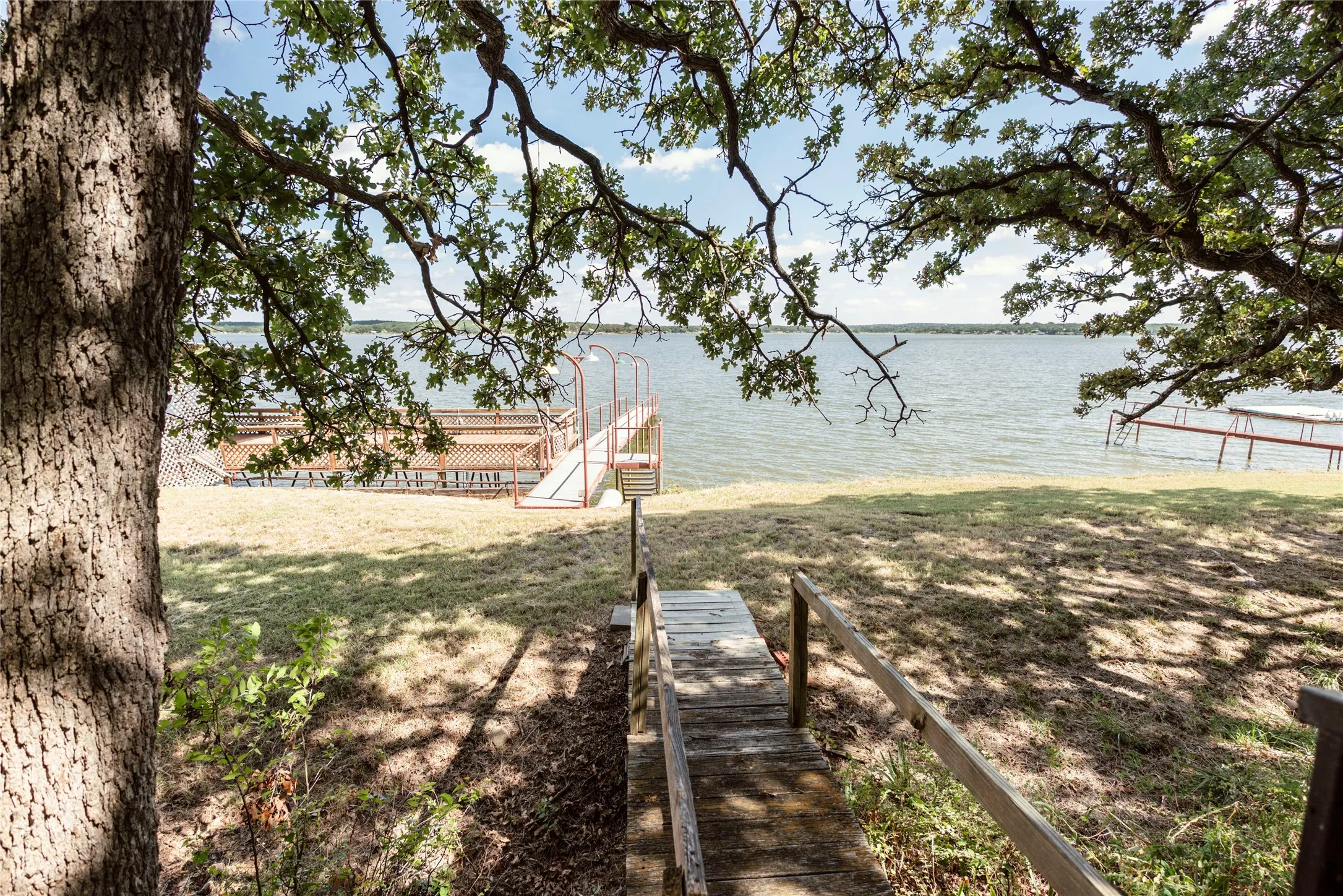 Single Family Residence For Sale in Montague County , 722 Storey Road, Nocona, Texas 76255, 4 Bedroom, 2 Bathroom, Garage spaces, 2,000 Sqft, built in 1963, Preowned, mls#21238569, Real Estate Agent in Nocona, Homes For Sale in Montague county, Homes For Sale in Nocona, Realtor in Nocona Texas, Real Estate Brokerage Independent Realty Texas, Luminita Cordes Realtor