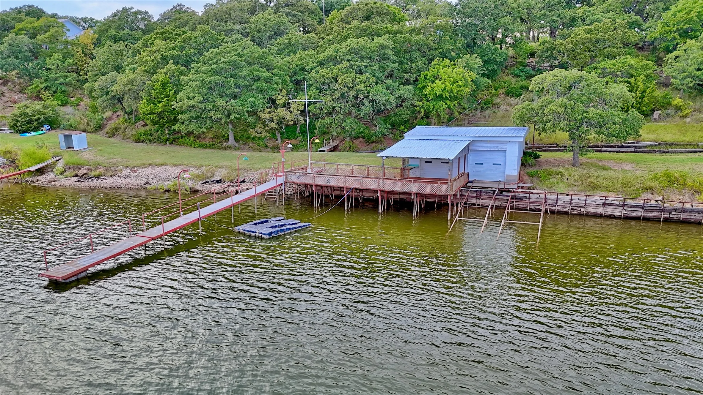 Single Family Residence For Sale in Montague County , 722 Storey Road, Nocona, Texas 76255, 4 Bedroom, 2 Bathroom, Garage spaces, 2,000 Sqft, built in 1963, Preowned, mls#21238569, Real Estate Agent in Nocona, Homes For Sale in Montague county, Homes For Sale in Nocona, Realtor in Nocona Texas, Real Estate Brokerage Independent Realty Texas, Luminita Cordes Realtor