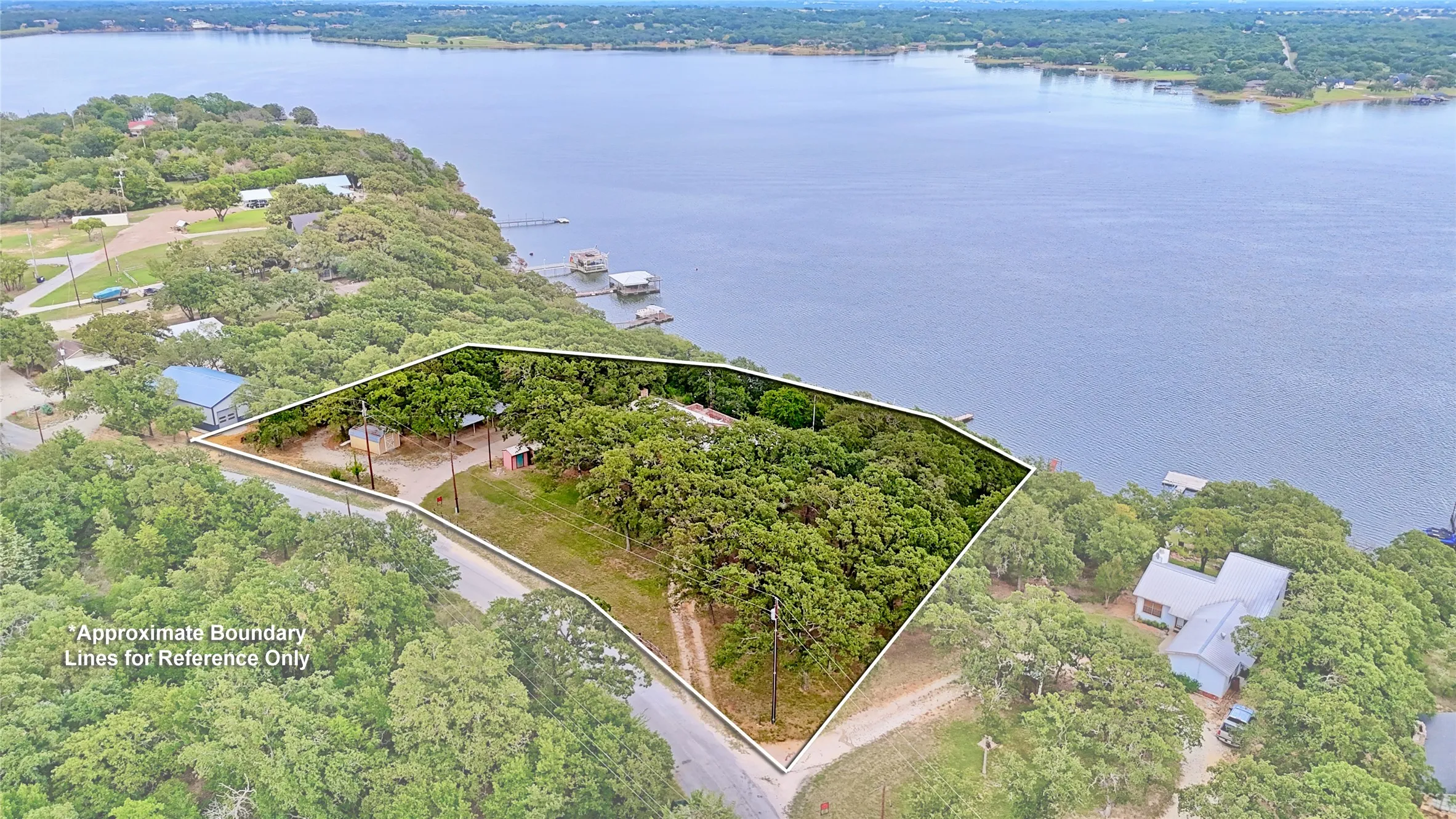 Single Family Residence For Sale in Montague County , 722 Storey Road, Nocona, Texas 76255, 4 Bedroom, 2 Bathroom, Garage spaces, 2,000 Sqft, built in 1963, Preowned, mls#21238569, Real Estate Agent in Nocona, Homes For Sale in Montague county, Homes For Sale in Nocona, Realtor in Nocona Texas, Real Estate Brokerage Independent Realty Texas, Luminita Cordes Realtor