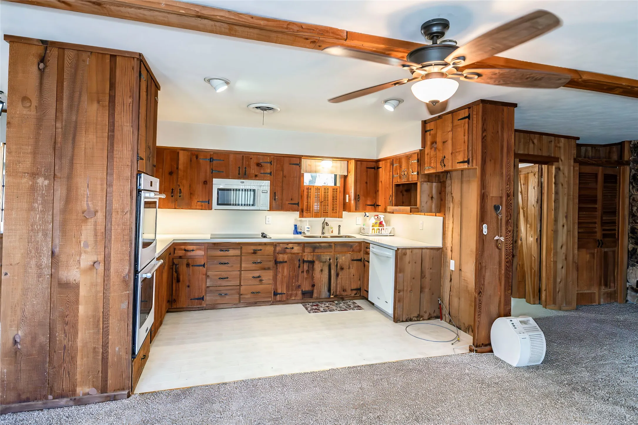 Single Family Residence For Sale in Montague County , 722 Storey Road, Nocona, Texas 76255, 4 Bedroom, 2 Bathroom, Garage spaces, 2,000 Sqft, built in 1963, Preowned, mls#21238569, Real Estate Agent in Nocona, Homes For Sale in Montague county, Homes For Sale in Nocona, Realtor in Nocona Texas, Real Estate Brokerage Independent Realty Texas, Luminita Cordes Realtor