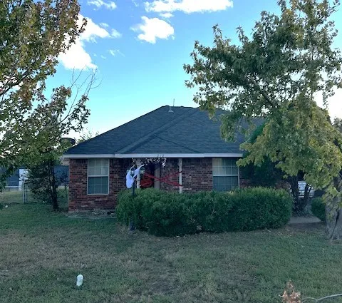 Single Family Residence For Sale in Collin County , 212 Ridgetop Court, Blue Ridge, Texas 75424, 3 Bedrooms, 2 Bathrooms, 2 Garage spaces, 1,336 Sqft, built in 1997, Price $225,000, mls#21238577, Real Estate Agent in Blue Ridge, Homes For Sale in Collin county, Homes For Sale in Blue Ridge, Realtor in Blue Ridge Texas, Real Estate Brokerage Independent Realty Texas, Luminita Cordes Realtor