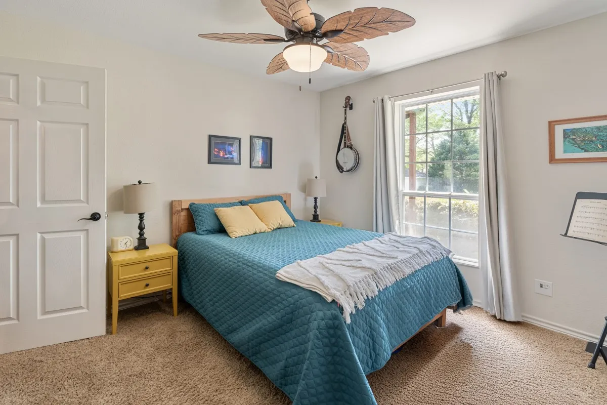 Single Family Residence For Sale in Henderson County , 108 Forehand Drive, Trinidad, Texas 75163, 4 Bedroom, 4 Bathroom, 4 Garage spaces, 2,535 Sqft, built in 2003, Preowned, mls#21129904, Real Estate Agent in Trinidad, Homes For Sale in Henderson county, Homes For Sale in Trinidad, Realtor in Trinidad Texas, Real Estate Brokerage Independent Realty Texas, Luminita Cordes Realtor