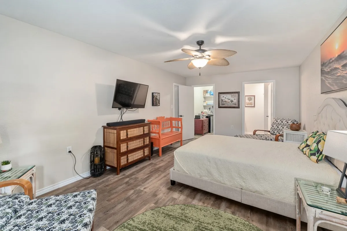 Single Family Residence For Sale in Henderson County , 108 Forehand Drive, Trinidad, Texas 75163, 4 Bedroom, 4 Bathroom, 4 Garage spaces, 2,535 Sqft, built in 2003, Preowned, mls#21129904, Real Estate Agent in Trinidad, Homes For Sale in Henderson county, Homes For Sale in Trinidad, Realtor in Trinidad Texas, Real Estate Brokerage Independent Realty Texas, Luminita Cordes Realtor