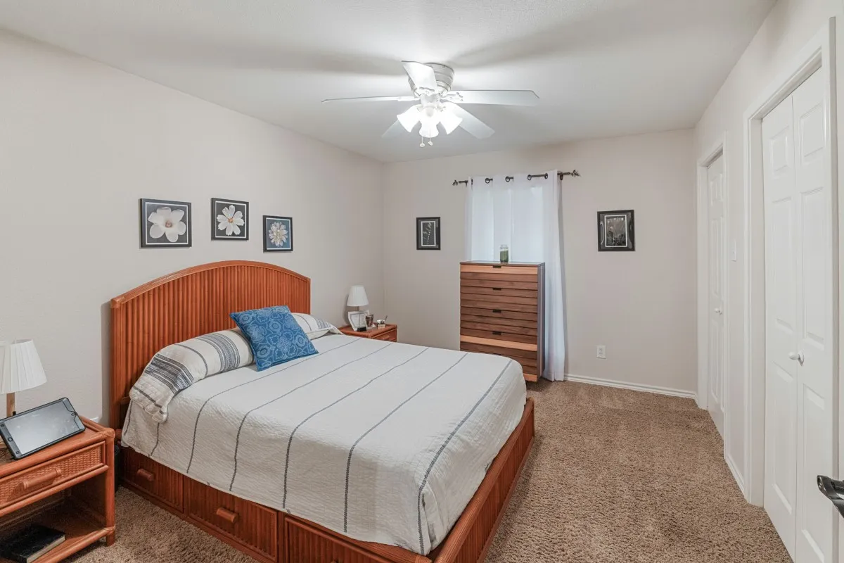 Single Family Residence For Sale in Henderson County , 108 Forehand Drive, Trinidad, Texas 75163, 4 Bedroom, 4 Bathroom, 4 Garage spaces, 2,535 Sqft, built in 2003, Preowned, mls#21129904, Real Estate Agent in Trinidad, Homes For Sale in Henderson county, Homes For Sale in Trinidad, Realtor in Trinidad Texas, Real Estate Brokerage Independent Realty Texas, Luminita Cordes Realtor