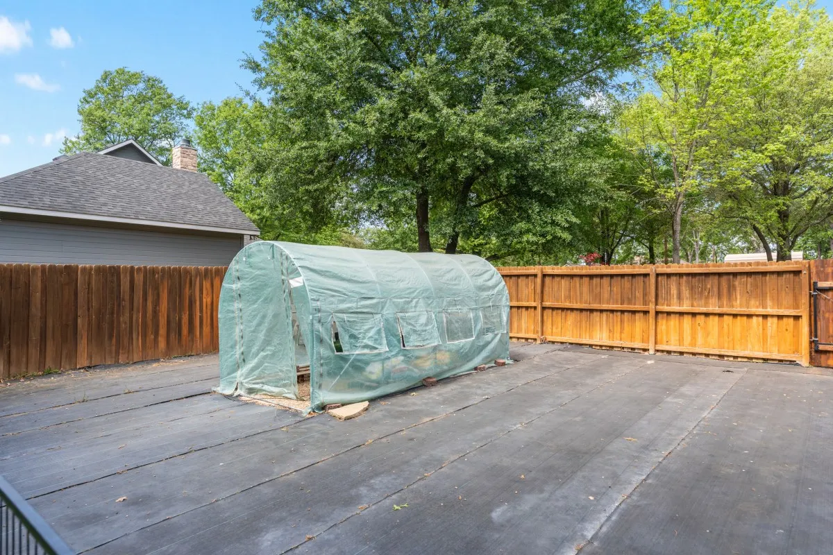 Single Family Residence For Sale in Henderson County , 108 Forehand Drive, Trinidad, Texas 75163, 4 Bedroom, 4 Bathroom, 4 Garage spaces, 2,535 Sqft, built in 2003, Preowned, mls#21129904, Real Estate Agent in Trinidad, Homes For Sale in Henderson county, Homes For Sale in Trinidad, Realtor in Trinidad Texas, Real Estate Brokerage Independent Realty Texas, Luminita Cordes Realtor
