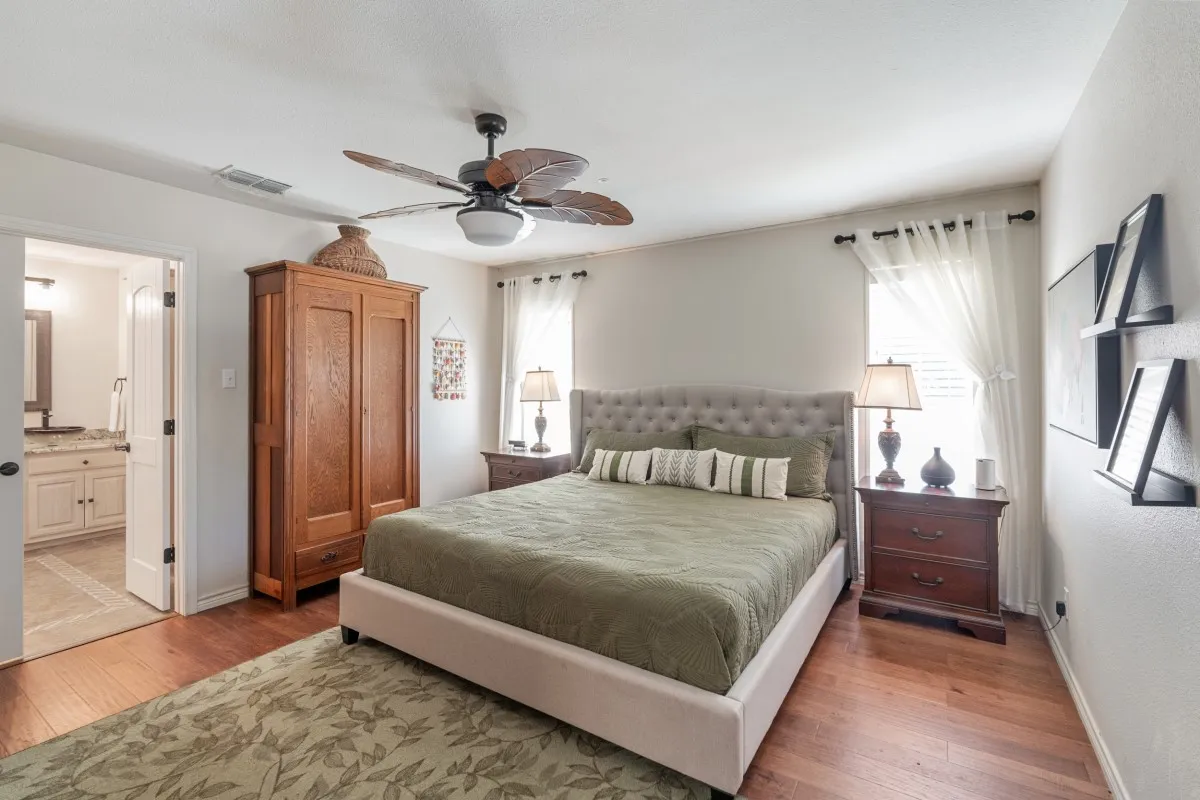 Single Family Residence For Sale in Henderson County , 108 Forehand Drive, Trinidad, Texas 75163, 4 Bedroom, 4 Bathroom, 4 Garage spaces, 2,535 Sqft, built in 2003, Preowned, mls#21129904, Real Estate Agent in Trinidad, Homes For Sale in Henderson county, Homes For Sale in Trinidad, Realtor in Trinidad Texas, Real Estate Brokerage Independent Realty Texas, Luminita Cordes Realtor