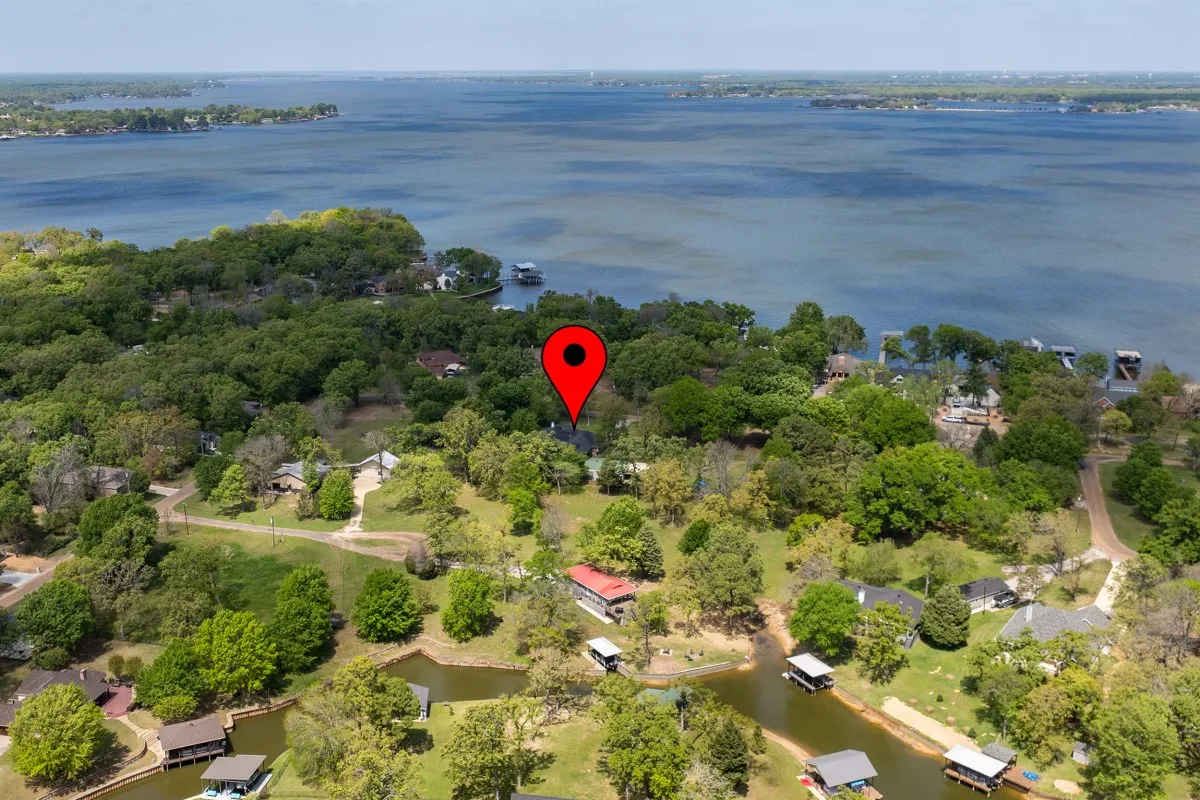 Single Family Residence For Sale in Henderson County , 108 Forehand Drive, Trinidad, Texas 75163, 4 Bedroom, 4 Bathroom, 4 Garage spaces, 2,535 Sqft, built in 2003, Preowned, mls#21129904, Real Estate Agent in Trinidad, Homes For Sale in Henderson county, Homes For Sale in Trinidad, Realtor in Trinidad Texas, Real Estate Brokerage Independent Realty Texas, Luminita Cordes Realtor