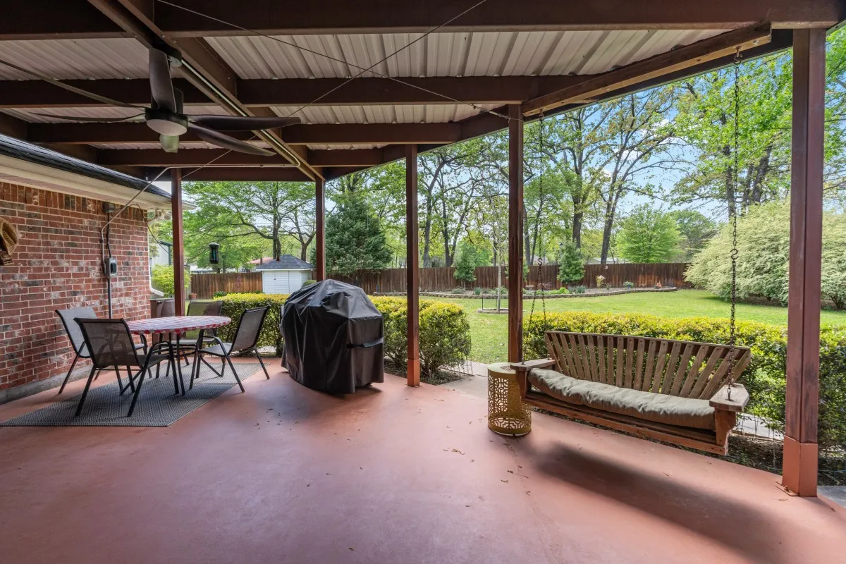 Single Family Residence For Sale in Henderson County , 108 Forehand Drive, Trinidad, Texas 75163, 4 Bedroom, 4 Bathroom, 4 Garage spaces, 2,535 Sqft, built in 2003, Preowned, mls#21129904, Real Estate Agent in Trinidad, Homes For Sale in Henderson county, Homes For Sale in Trinidad, Realtor in Trinidad Texas, Real Estate Brokerage Independent Realty Texas, Luminita Cordes Realtor