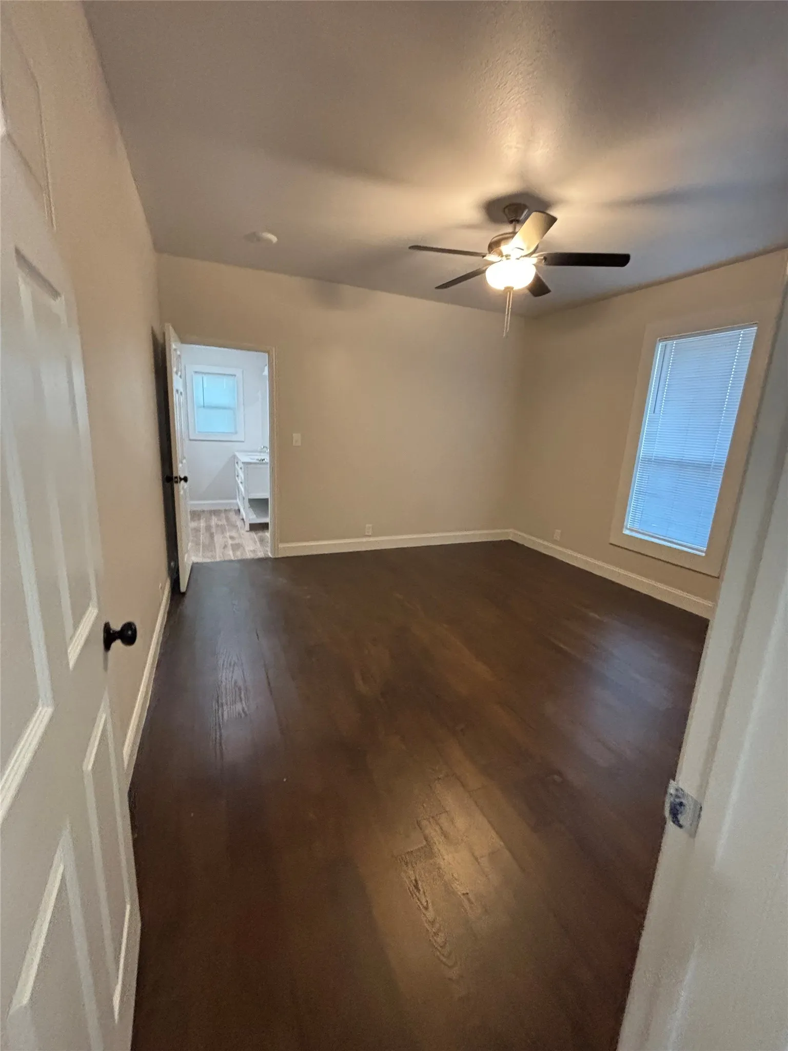 Single Family Residence For Sale in Dallas County , 620 S Willomet Avenue, Dallas, Texas 75208, 2 Bedroom, 1 Bathroom, 2 Garage spaces, 1,458 Sqft, built in 1930, Preowned, Price $400,000, mls#21238244, Real Estate Agent in Dallas, Homes For Sale in Dallas county, Homes For Sale in Dallas, Realtor in Dallas Texas, Real Estate Brokerage Independent Realty Texas, Luminita Cordes Realtor