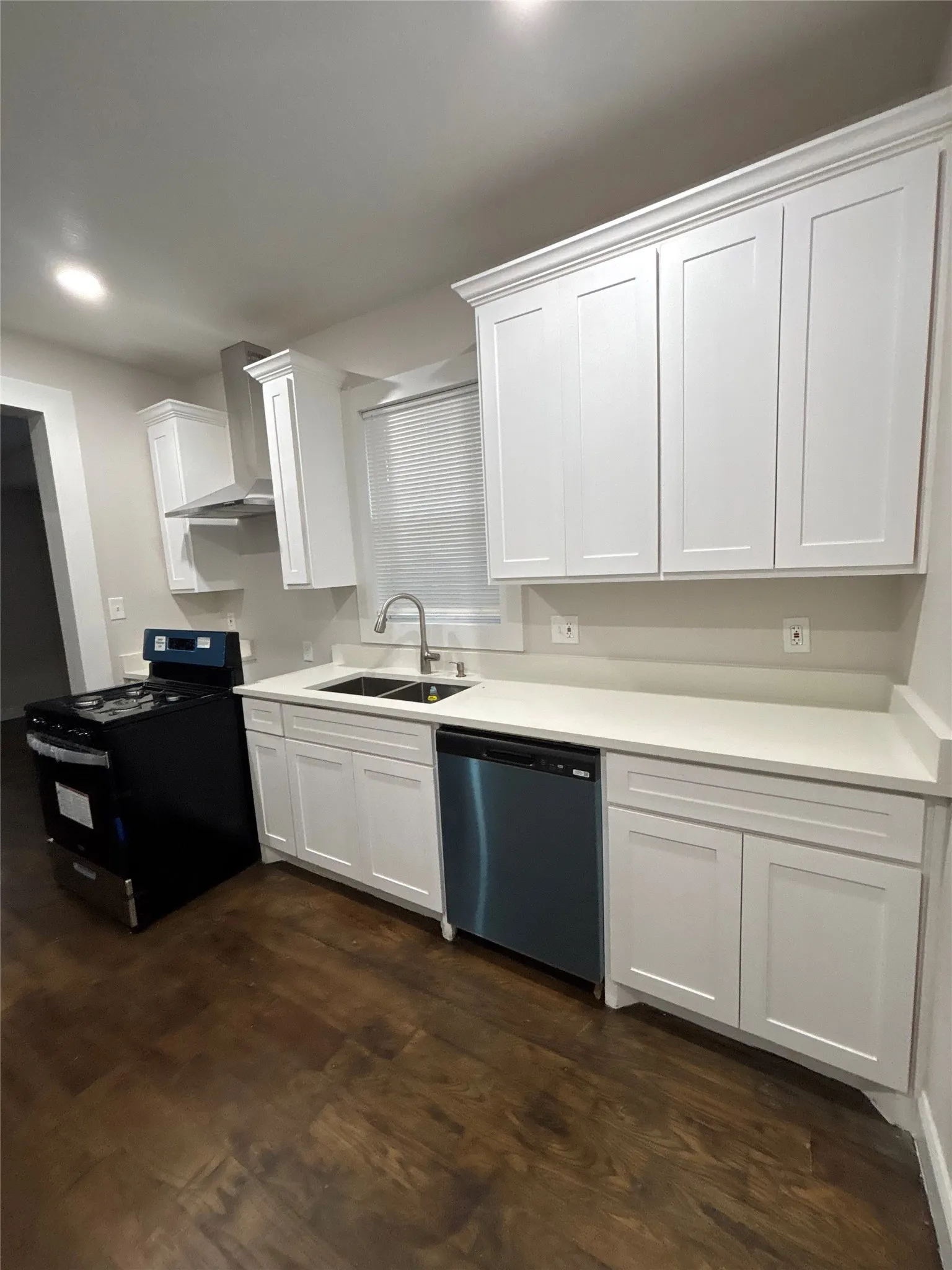 Single Family Residence For Sale in Dallas County , 620 S Willomet Avenue, Dallas, Texas 75208, 2 Bedroom, 1 Bathroom, 2 Garage spaces, 1,458 Sqft, built in 1930, Preowned, Price $400,000, mls#21238244, Real Estate Agent in Dallas, Homes For Sale in Dallas county, Homes For Sale in Dallas, Realtor in Dallas Texas, Real Estate Brokerage Independent Realty Texas, Luminita Cordes Realtor