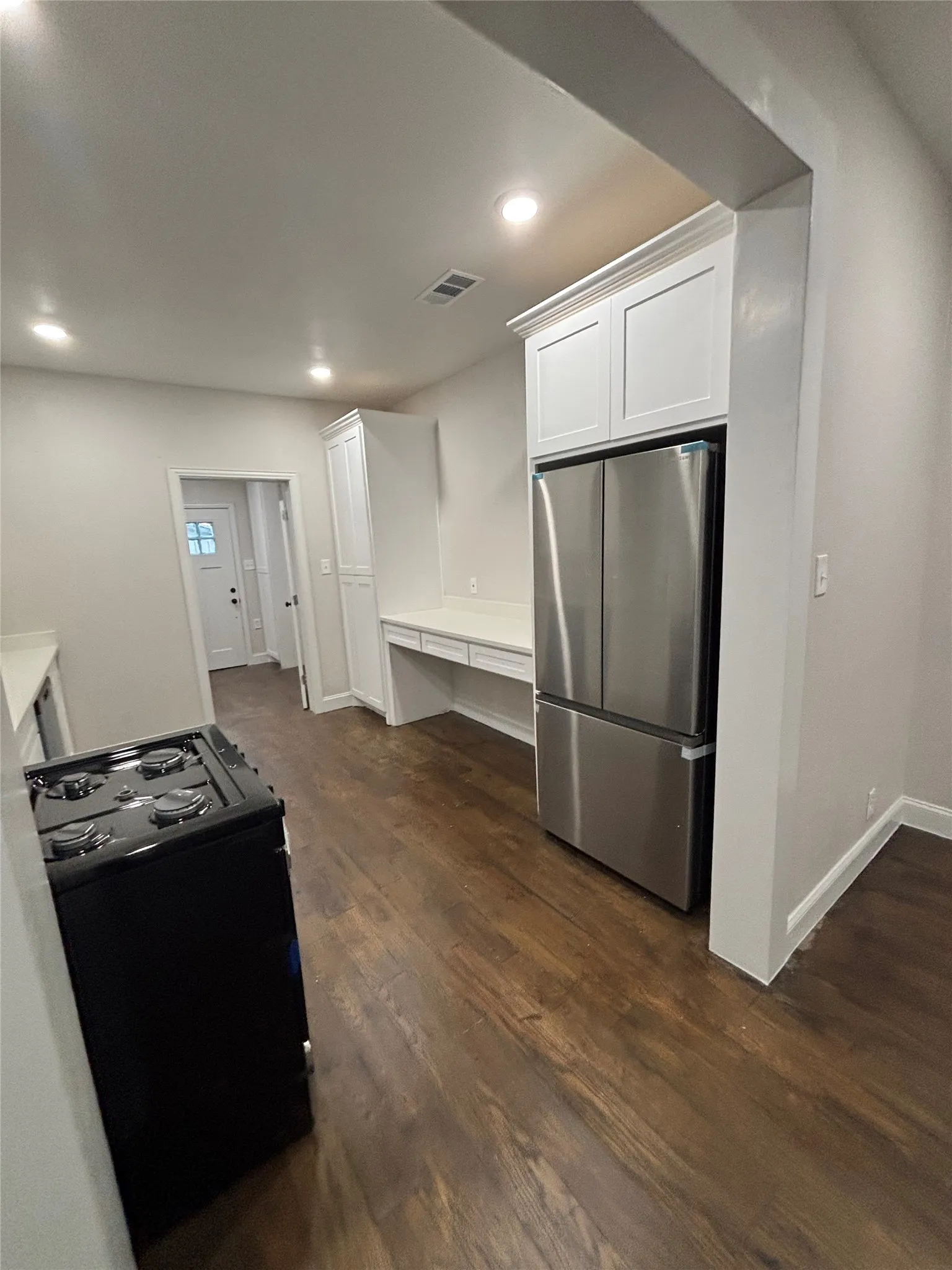 Single Family Residence For Sale in Dallas County , 620 S Willomet Avenue, Dallas, Texas 75208, 2 Bedroom, 1 Bathroom, 2 Garage spaces, 1,458 Sqft, built in 1930, Preowned, Price $400,000, mls#21238244, Real Estate Agent in Dallas, Homes For Sale in Dallas county, Homes For Sale in Dallas, Realtor in Dallas Texas, Real Estate Brokerage Independent Realty Texas, Luminita Cordes Realtor