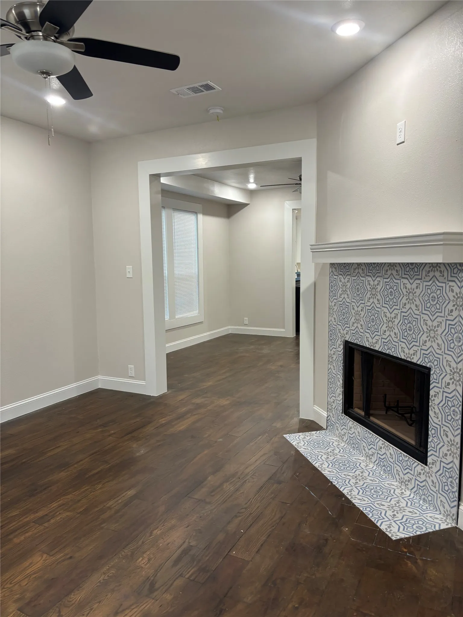 Single Family Residence For Sale in Dallas County , 620 S Willomet Avenue, Dallas, Texas 75208, 2 Bedroom, 1 Bathroom, 2 Garage spaces, 1,458 Sqft, built in 1930, Preowned, Price $400,000, mls#21238244, Real Estate Agent in Dallas, Homes For Sale in Dallas county, Homes For Sale in Dallas, Realtor in Dallas Texas, Real Estate Brokerage Independent Realty Texas, Luminita Cordes Realtor