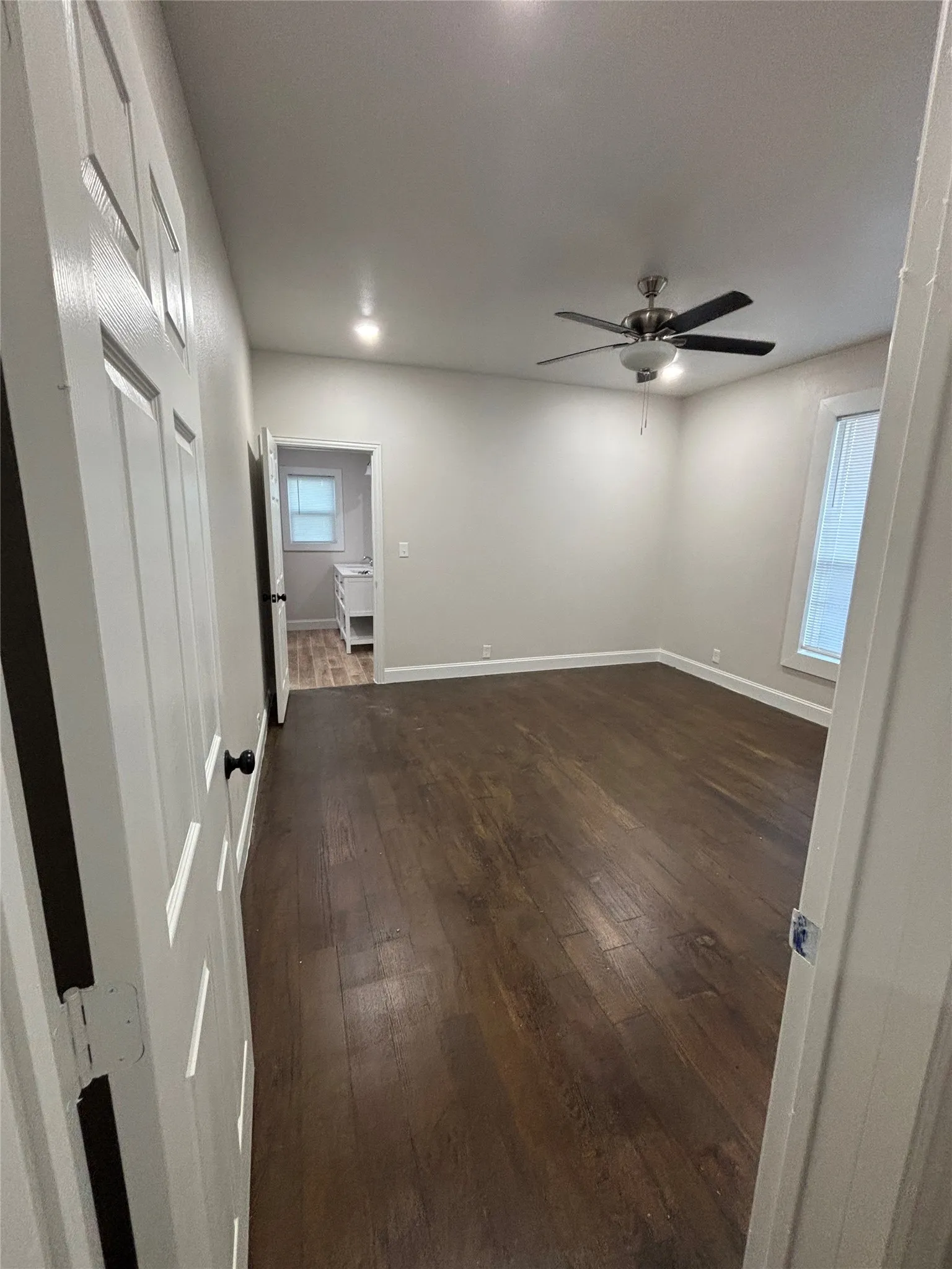 Single Family Residence For Sale in Dallas County , 620 S Willomet Avenue, Dallas, Texas 75208, 2 Bedroom, 1 Bathroom, 2 Garage spaces, 1,458 Sqft, built in 1930, Preowned, Price $400,000, mls#21238244, Real Estate Agent in Dallas, Homes For Sale in Dallas county, Homes For Sale in Dallas, Realtor in Dallas Texas, Real Estate Brokerage Independent Realty Texas, Luminita Cordes Realtor