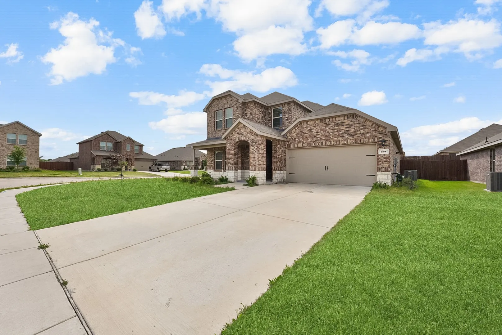 Single Family Residence For Rent in Hunt County , 205 Fieldtrail Lane, Caddo Mills, Texas 75135, 4 Bedroom, 3 Bathroom, 2 Garage spaces, 2,272 Sqft, built in 2023, Preowned, mls#21237317, Real Estate Agent in Caddo Mills, Homes For Rent in Hunt county, Homes For Rent in Caddo Mills, Realtor in Caddo Mills Texas, Real Estate Brokerage Independent Realty Texas, Luminita Cordes Realtor