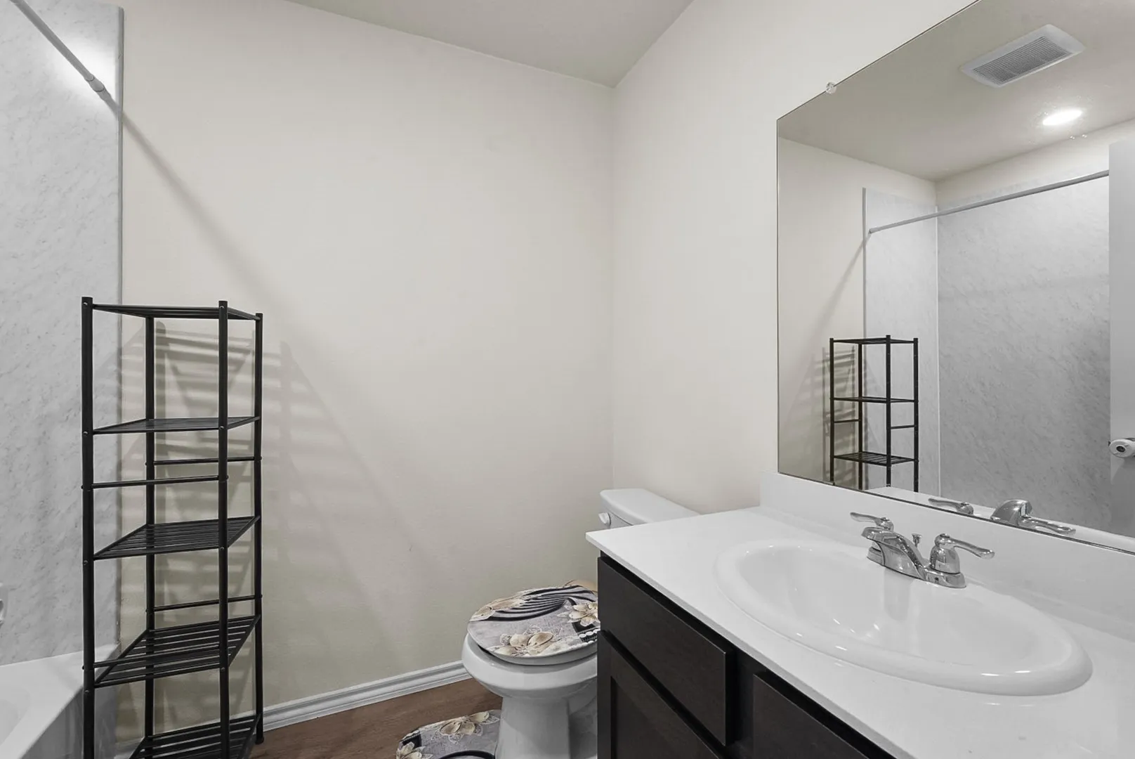 Single Family Residence For Rent in Hunt County , 205 Fieldtrail Lane, Caddo Mills, Texas 75135, 4 Bedroom, 3 Bathroom, 2 Garage spaces, 2,272 Sqft, built in 2023, Preowned, mls#21237317, Real Estate Agent in Caddo Mills, Homes For Rent in Hunt county, Homes For Rent in Caddo Mills, Realtor in Caddo Mills Texas, Real Estate Brokerage Independent Realty Texas, Luminita Cordes Realtor