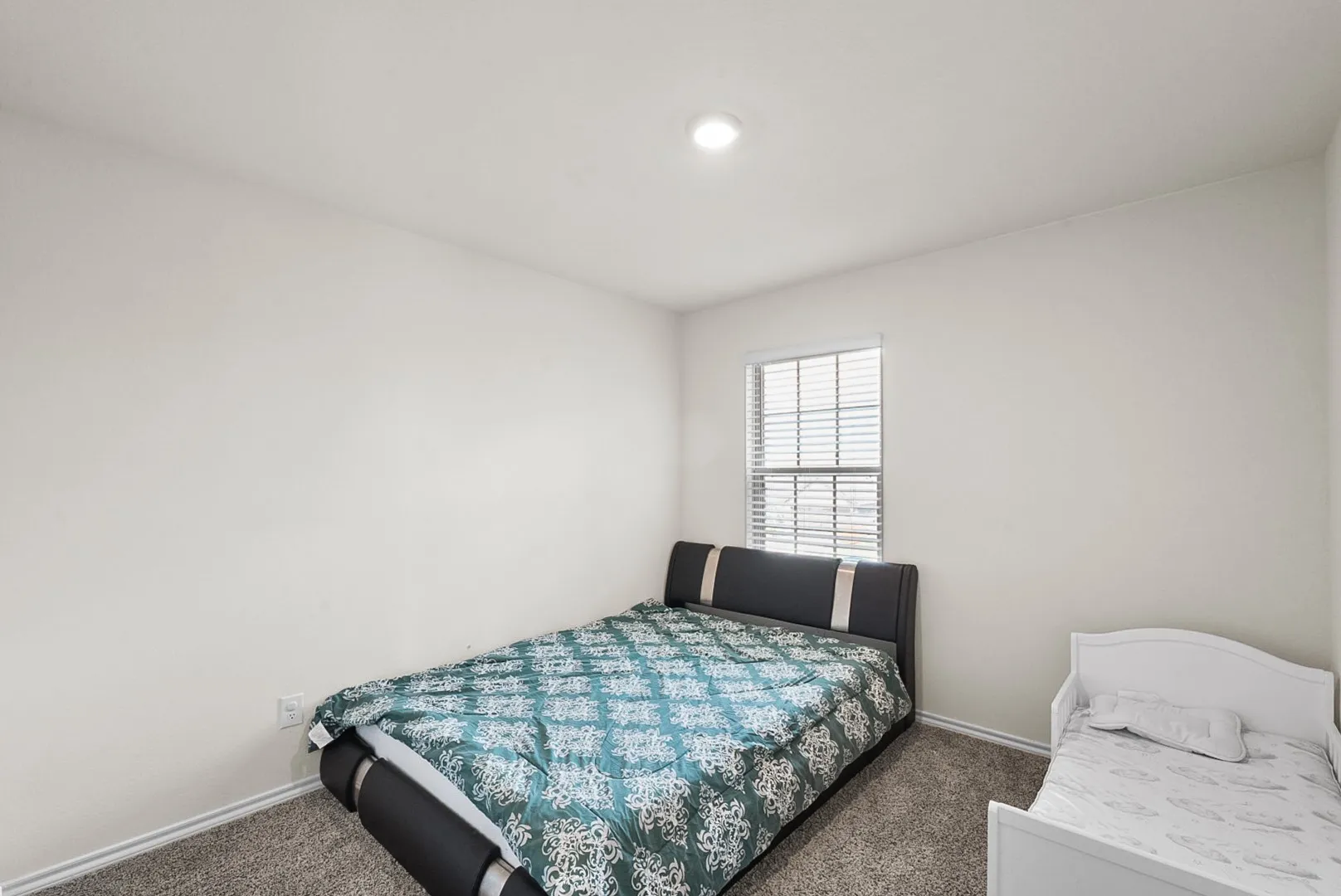 Single Family Residence For Rent in Hunt County , 205 Fieldtrail Lane, Caddo Mills, Texas 75135, 4 Bedroom, 3 Bathroom, 2 Garage spaces, 2,272 Sqft, built in 2023, Preowned, mls#21237317, Real Estate Agent in Caddo Mills, Homes For Rent in Hunt county, Homes For Rent in Caddo Mills, Realtor in Caddo Mills Texas, Real Estate Brokerage Independent Realty Texas, Luminita Cordes Realtor