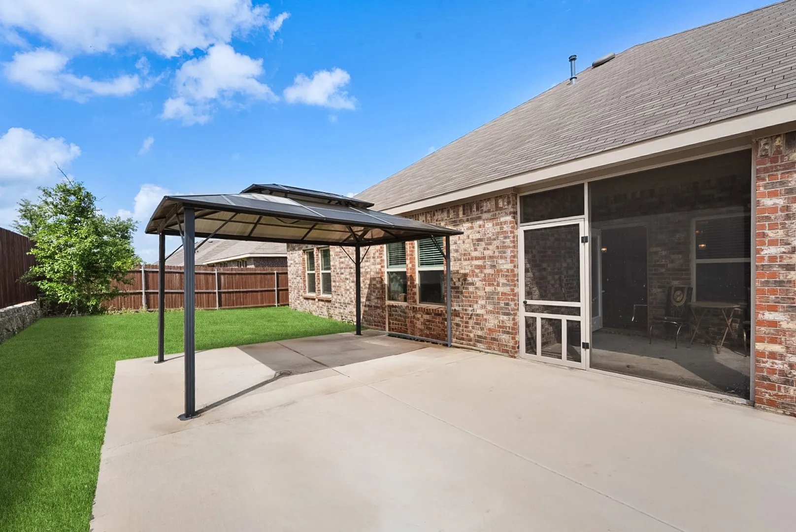 Single Family Residence For Rent in Hunt County , 205 Fieldtrail Lane, Caddo Mills, Texas 75135, 4 Bedroom, 3 Bathroom, 2 Garage spaces, 2,272 Sqft, built in 2023, Preowned, mls#21237317, Real Estate Agent in Caddo Mills, Homes For Rent in Hunt county, Homes For Rent in Caddo Mills, Realtor in Caddo Mills Texas, Real Estate Brokerage Independent Realty Texas, Luminita Cordes Realtor