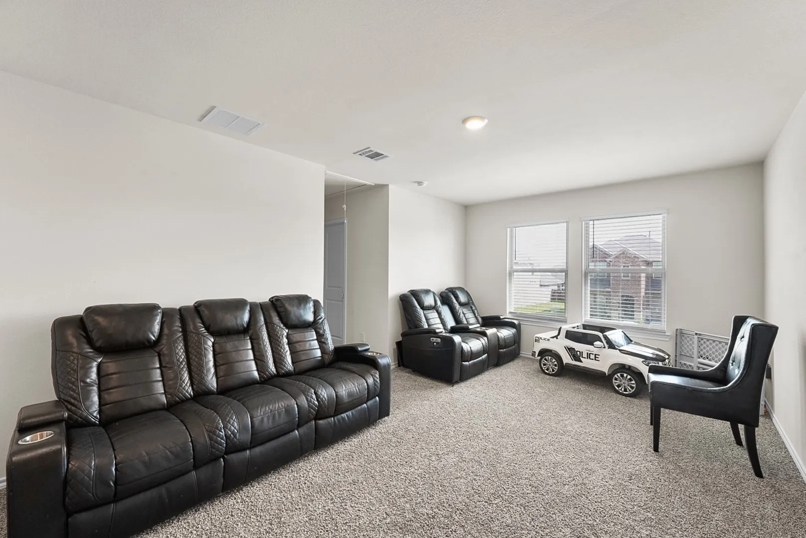 Single Family Residence For Rent in Hunt County , 205 Fieldtrail Lane, Caddo Mills, Texas 75135, 4 Bedroom, 3 Bathroom, 2 Garage spaces, 2,272 Sqft, built in 2023, Preowned, mls#21237317, Real Estate Agent in Caddo Mills, Homes For Rent in Hunt county, Homes For Rent in Caddo Mills, Realtor in Caddo Mills Texas, Real Estate Brokerage Independent Realty Texas, Luminita Cordes Realtor