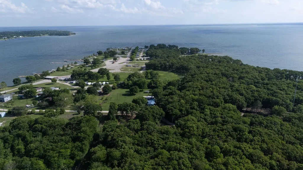 Single Family Residence For Sale in Rains County , 250 Skyview, Point, Texas 75472, 4 Bedroom, 3 Bathroom, Garage spaces, 1,986 Sqft, built in 1960, mls#21238658, Real Estate Agent in Point, Homes For Sale in Rains county, Homes For Sale in Point, Realtor in Point Texas, Real Estate Brokerage Independent Realty Texas, Luminita Cordes Realtor