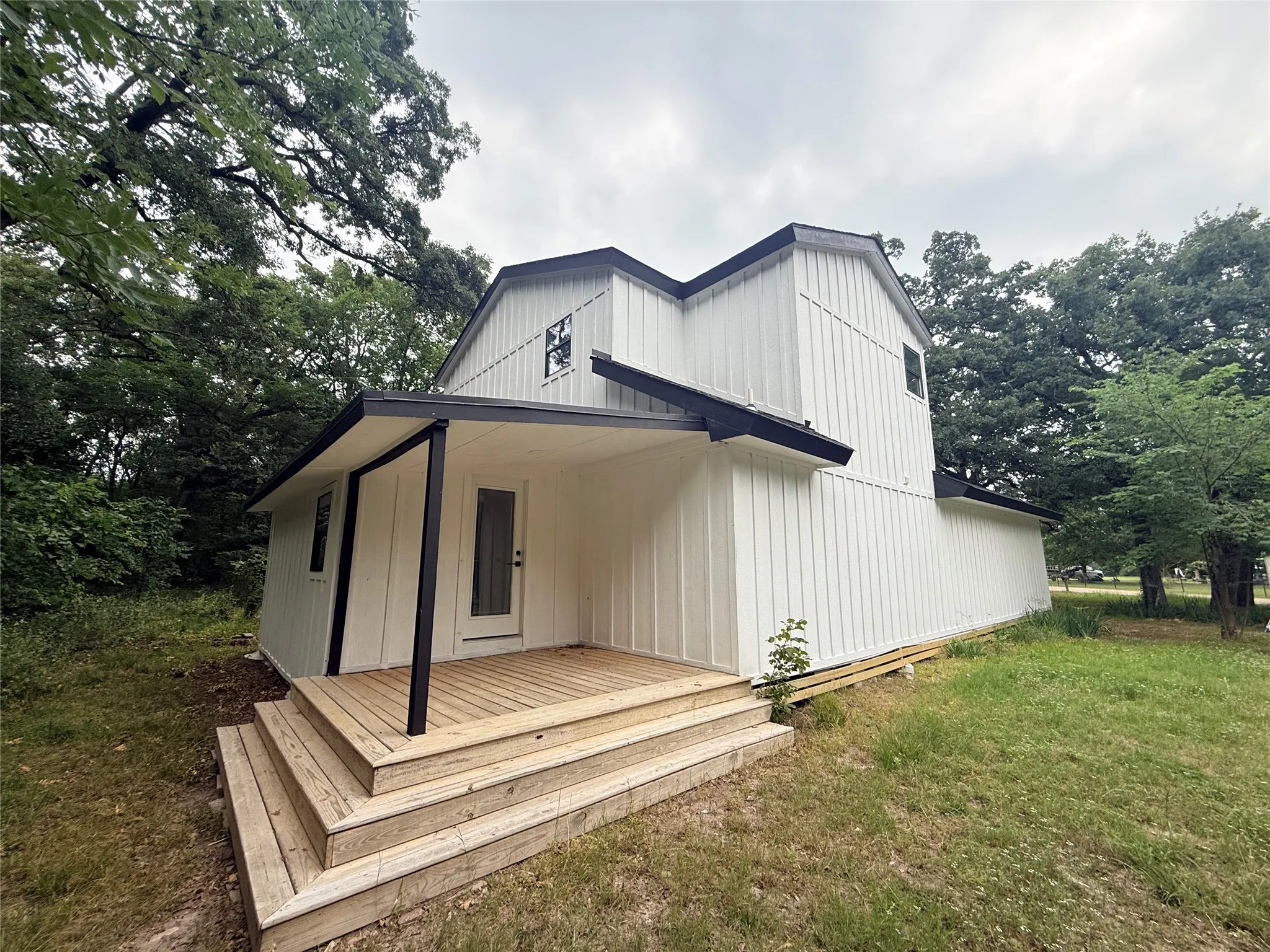 Single Family Residence For Sale in Rains County , 250 Skyview, Point, Texas 75472, 4 Bedroom, 3 Bathroom, Garage spaces, 1,986 Sqft, built in 1960, mls#21238658, Real Estate Agent in Point, Homes For Sale in Rains county, Homes For Sale in Point, Realtor in Point Texas, Real Estate Brokerage Independent Realty Texas, Luminita Cordes Realtor