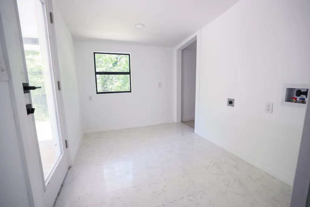 Single Family Residence For Sale in Rains County , 250 Skyview, Point, Texas 75472, 4 Bedroom, 3 Bathroom, Garage spaces, 1,986 Sqft, built in 1960, mls#21238658, Real Estate Agent in Point, Homes For Sale in Rains county, Homes For Sale in Point, Realtor in Point Texas, Real Estate Brokerage Independent Realty Texas, Luminita Cordes Realtor