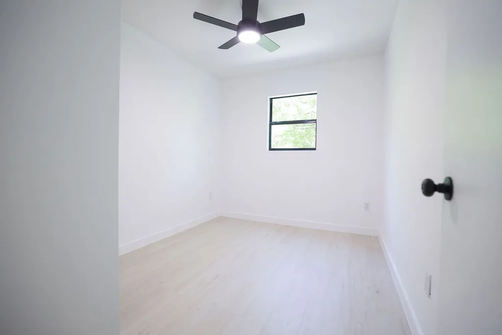 Single Family Residence For Sale in Rains County , 250 Skyview, Point, Texas 75472, 4 Bedroom, 3 Bathroom, Garage spaces, 1,986 Sqft, built in 1960, mls#21238658, Real Estate Agent in Point, Homes For Sale in Rains county, Homes For Sale in Point, Realtor in Point Texas, Real Estate Brokerage Independent Realty Texas, Luminita Cordes Realtor