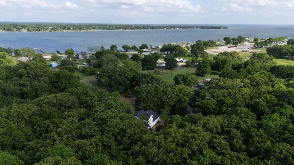 Single Family Residence For Sale in Rains County , 250 Skyview, Point, Texas 75472, 4 Bedroom, 3 Bathroom, Garage spaces, 1,986 Sqft, built in 1960, mls#21238658, Real Estate Agent in Point, Homes For Sale in Rains county, Homes For Sale in Point, Realtor in Point Texas, Real Estate Brokerage Independent Realty Texas, Luminita Cordes Realtor