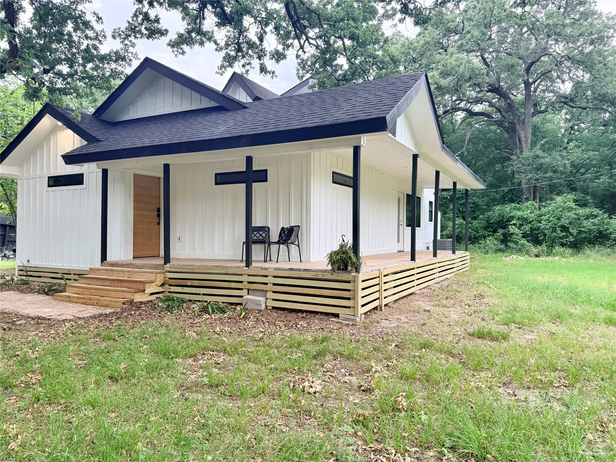Single Family Residence For Sale in Rains County , 250 Skyview, Point, Texas 75472, 4 Bedroom, 3 Bathroom, Garage spaces, 1,986 Sqft, built in 1960, mls#21238658, Real Estate Agent in Point, Homes For Sale in Rains county, Homes For Sale in Point, Realtor in Point Texas, Real Estate Brokerage Independent Realty Texas, Luminita Cordes Realtor