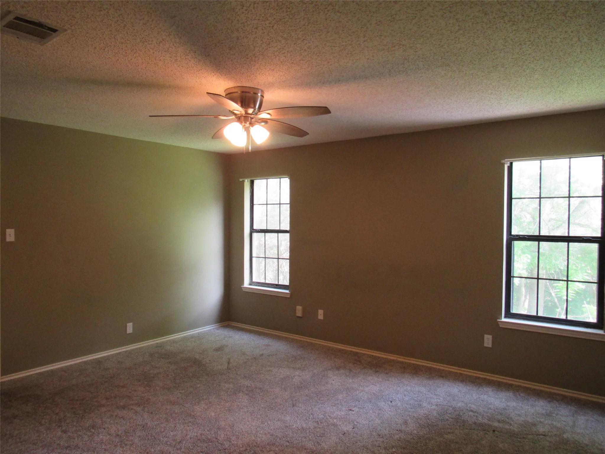 Single Family Residence For Sale in Mc Lennan County , 1048 Eagle Canyon Drive, China Spring, Texas 76633, 4 Bedroom, 3 Bathroom, 2 Garage spaces, 3,041 Sqft, built in 1993, mls#21238634, Real Estate Agent in China Spring, Homes For Sale in Mc Lennan county, Homes For Sale in China Spring, Realtor in China Spring Texas, Real Estate Brokerage Independent Realty Texas, Luminita Cordes Realtor