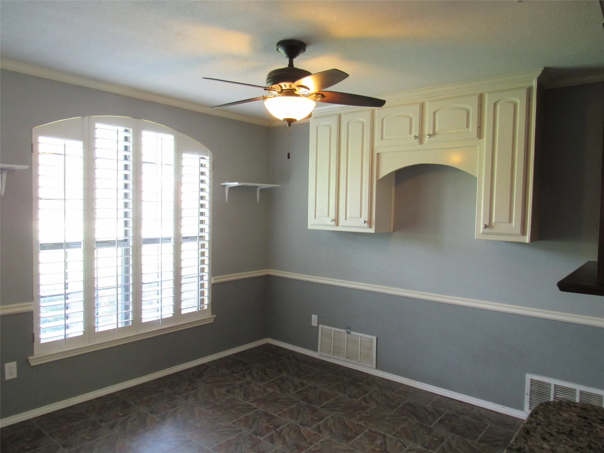 Single Family Residence For Sale in Mc Lennan County , 1048 Eagle Canyon Drive, China Spring, Texas 76633, 4 Bedroom, 3 Bathroom, 2 Garage spaces, 3,041 Sqft, built in 1993, mls#21238634, Real Estate Agent in China Spring, Homes For Sale in Mc Lennan county, Homes For Sale in China Spring, Realtor in China Spring Texas, Real Estate Brokerage Independent Realty Texas, Luminita Cordes Realtor