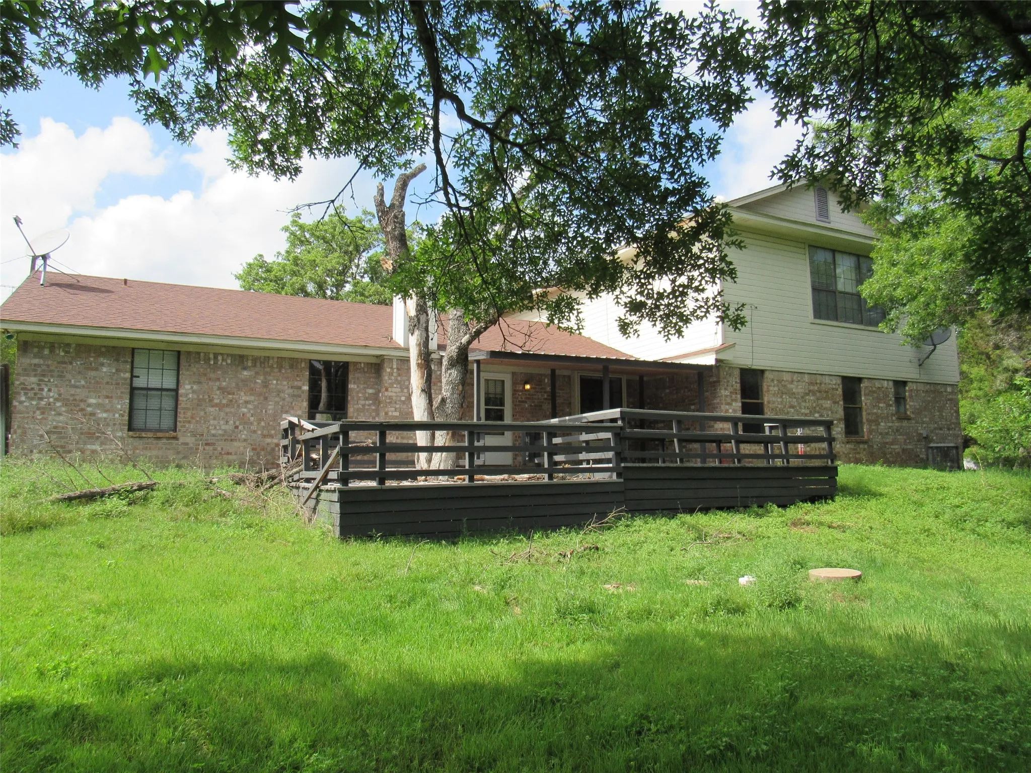 Single Family Residence For Sale in Mc Lennan County , 1048 Eagle Canyon Drive, China Spring, Texas 76633, 4 Bedroom, 3 Bathroom, 2 Garage spaces, 3,041 Sqft, built in 1993, mls#21238634, Real Estate Agent in China Spring, Homes For Sale in Mc Lennan county, Homes For Sale in China Spring, Realtor in China Spring Texas, Real Estate Brokerage Independent Realty Texas, Luminita Cordes Realtor