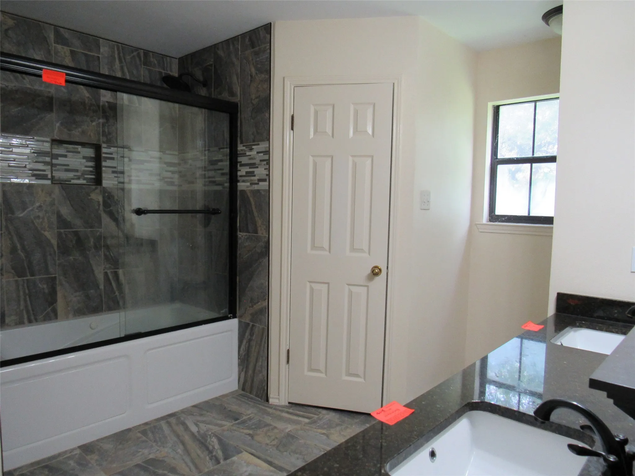 Single Family Residence For Sale in Mc Lennan County , 1048 Eagle Canyon Drive, China Spring, Texas 76633, 4 Bedroom, 3 Bathroom, 2 Garage spaces, 3,041 Sqft, built in 1993, mls#21238634, Real Estate Agent in China Spring, Homes For Sale in Mc Lennan county, Homes For Sale in China Spring, Realtor in China Spring Texas, Real Estate Brokerage Independent Realty Texas, Luminita Cordes Realtor