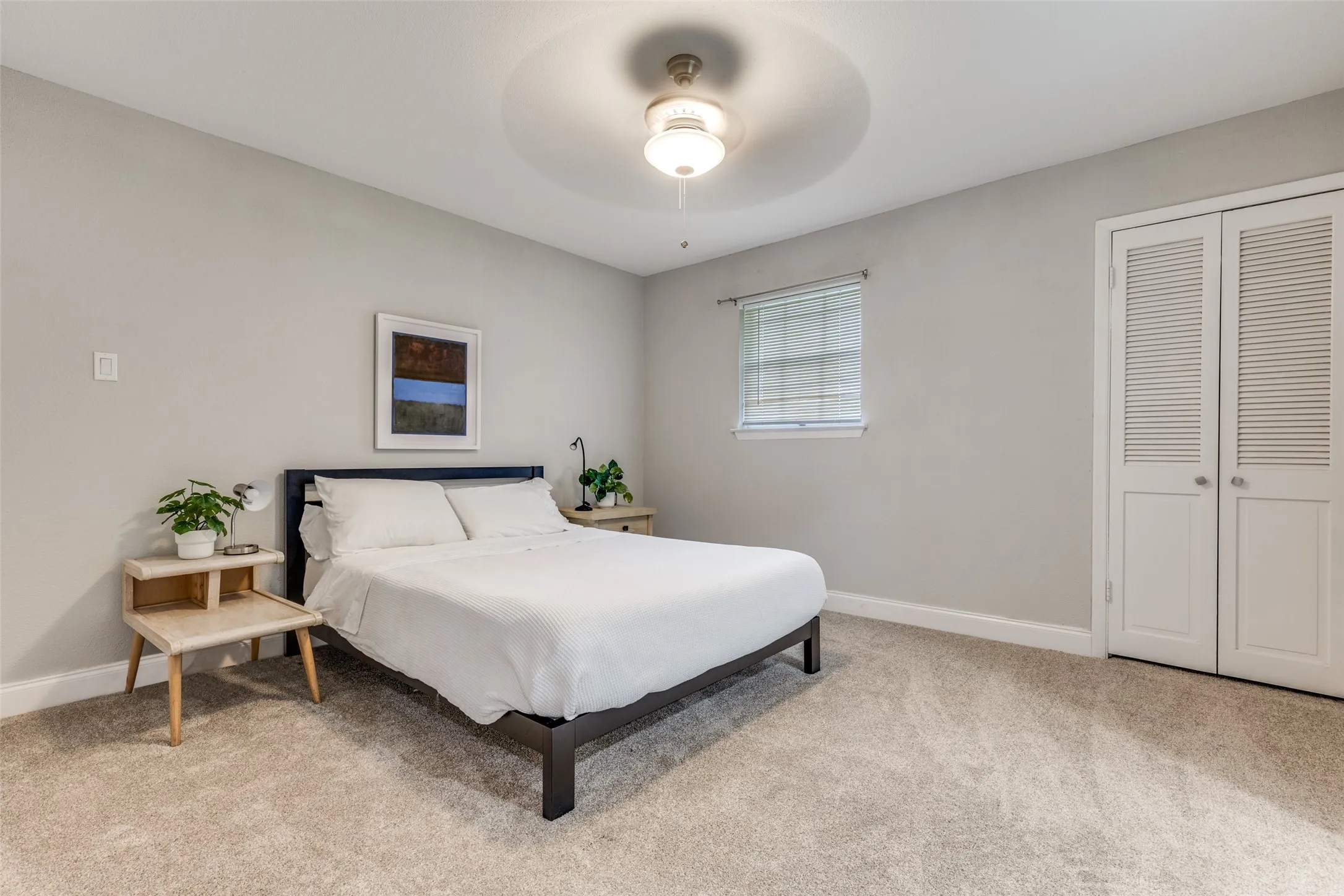Condominium For Sale in Dallas County , 5818 E University Boulevard 236, Dallas, Texas 75206, 2 Bedroom, 2 Bathroom, Garage spaces, 1,420 Sqft, built in 1962, Preowned, mls#21238652, Real Estate Agent in Dallas, Homes For Sale in Dallas county, Homes For Sale in Dallas, Realtor in Dallas Texas, Real Estate Brokerage Independent Realty Texas, Luminita Cordes Realtor